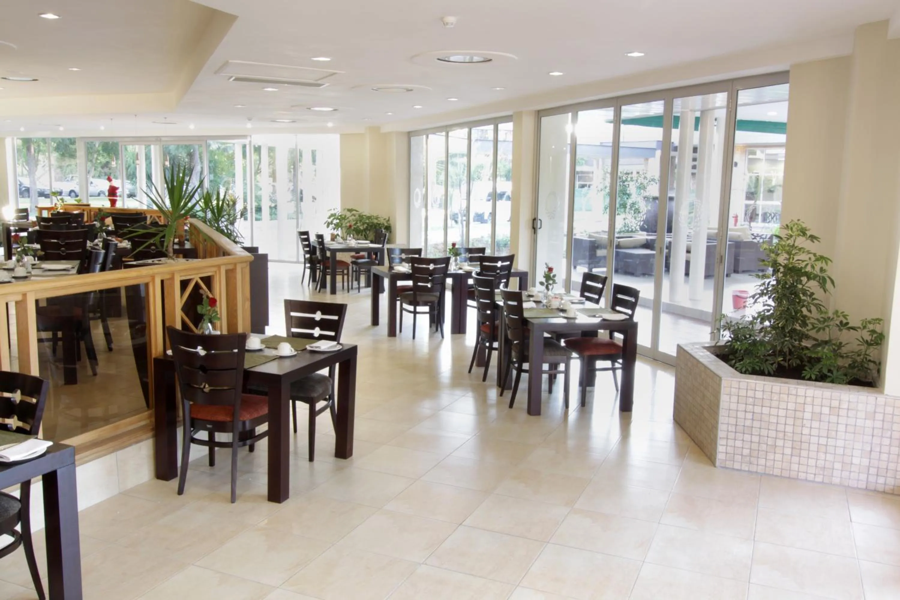 Restaurant/places to eat in Cresta Lodge Gaborone