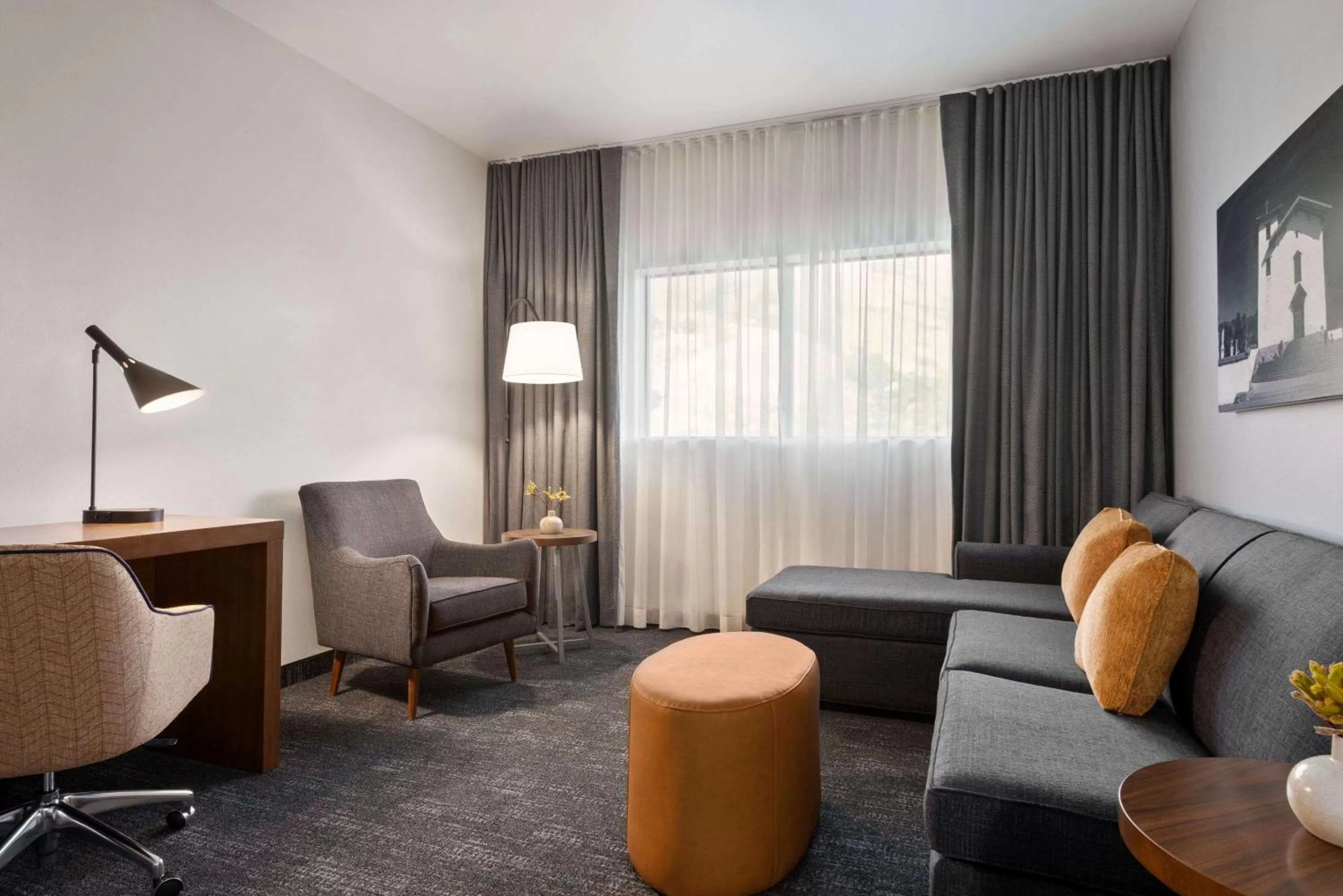 Photo of the whole room in La Quinta by Wyndham San Luis Obispo