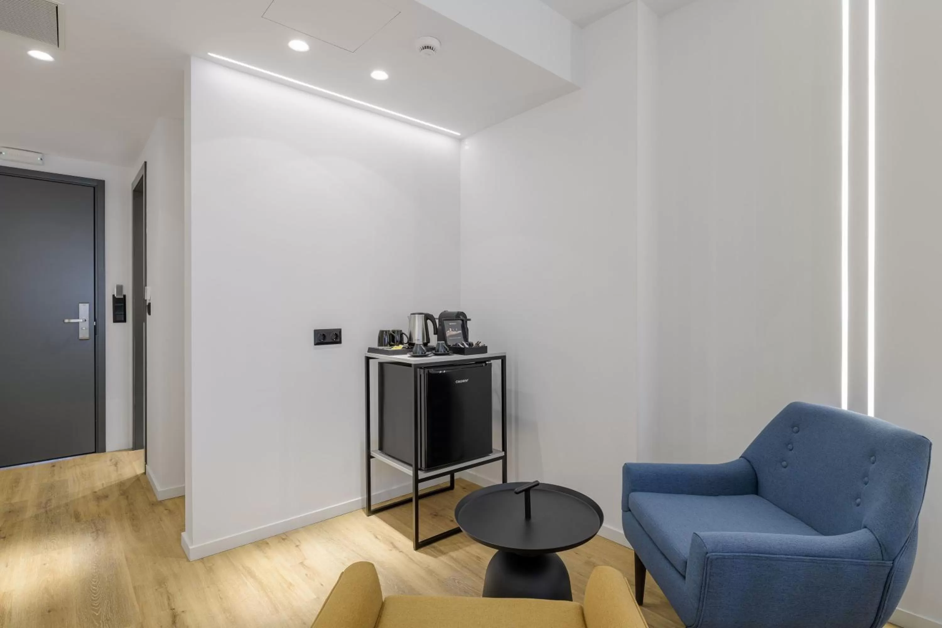 Acropolis Magenta Luxury Suites