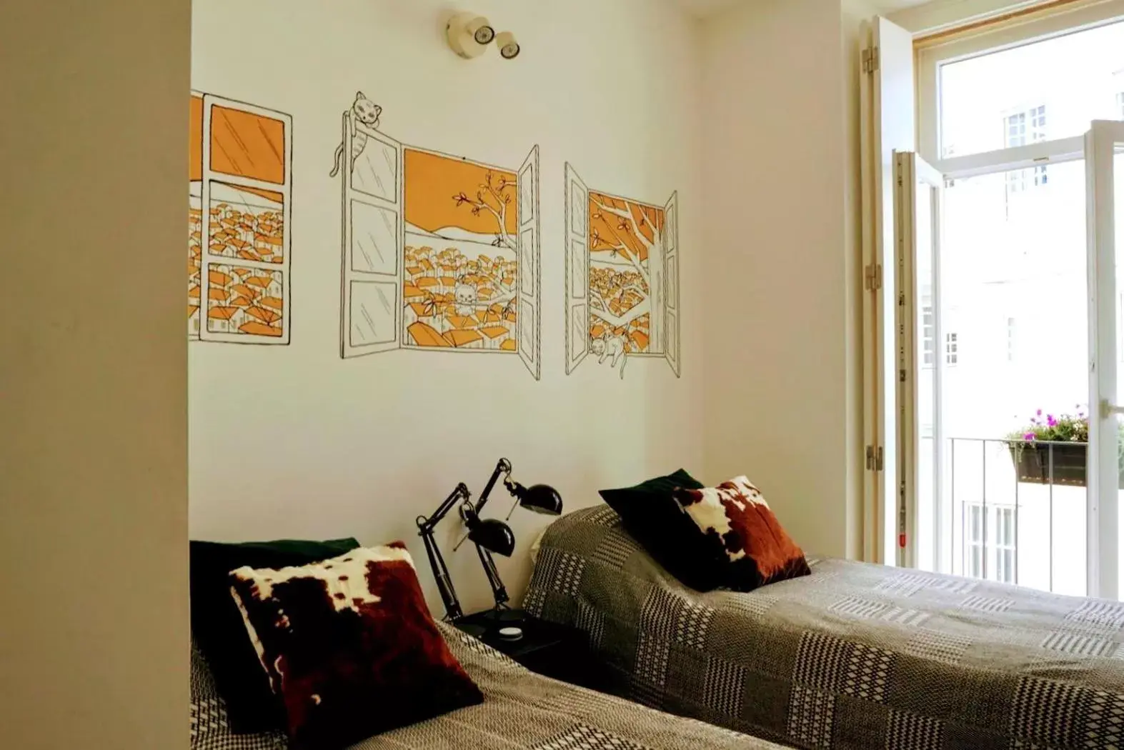 Budget Twin Room in Tings Lisbon Budget Twin Room in Tings Lisbon