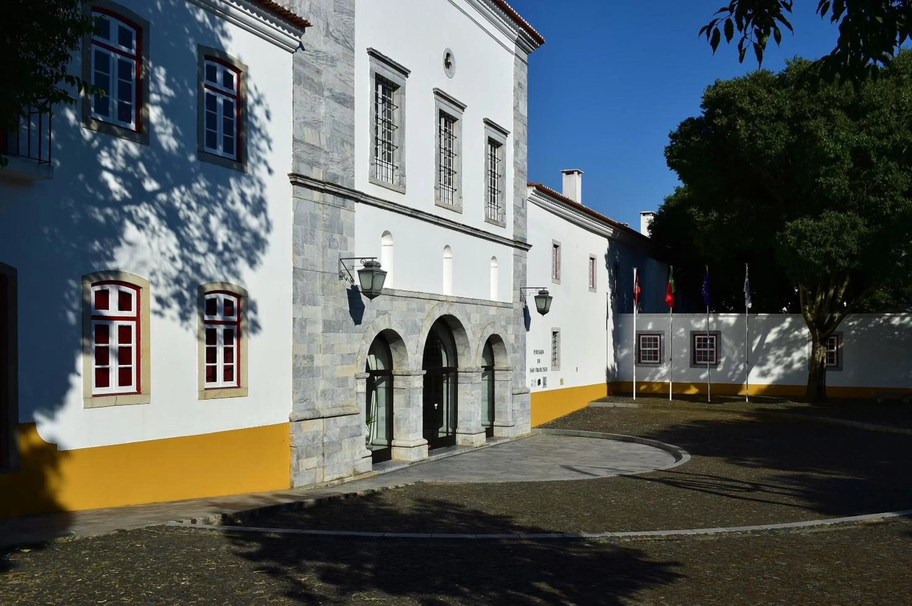 Facade/entrance in Pousada Convento de Beja