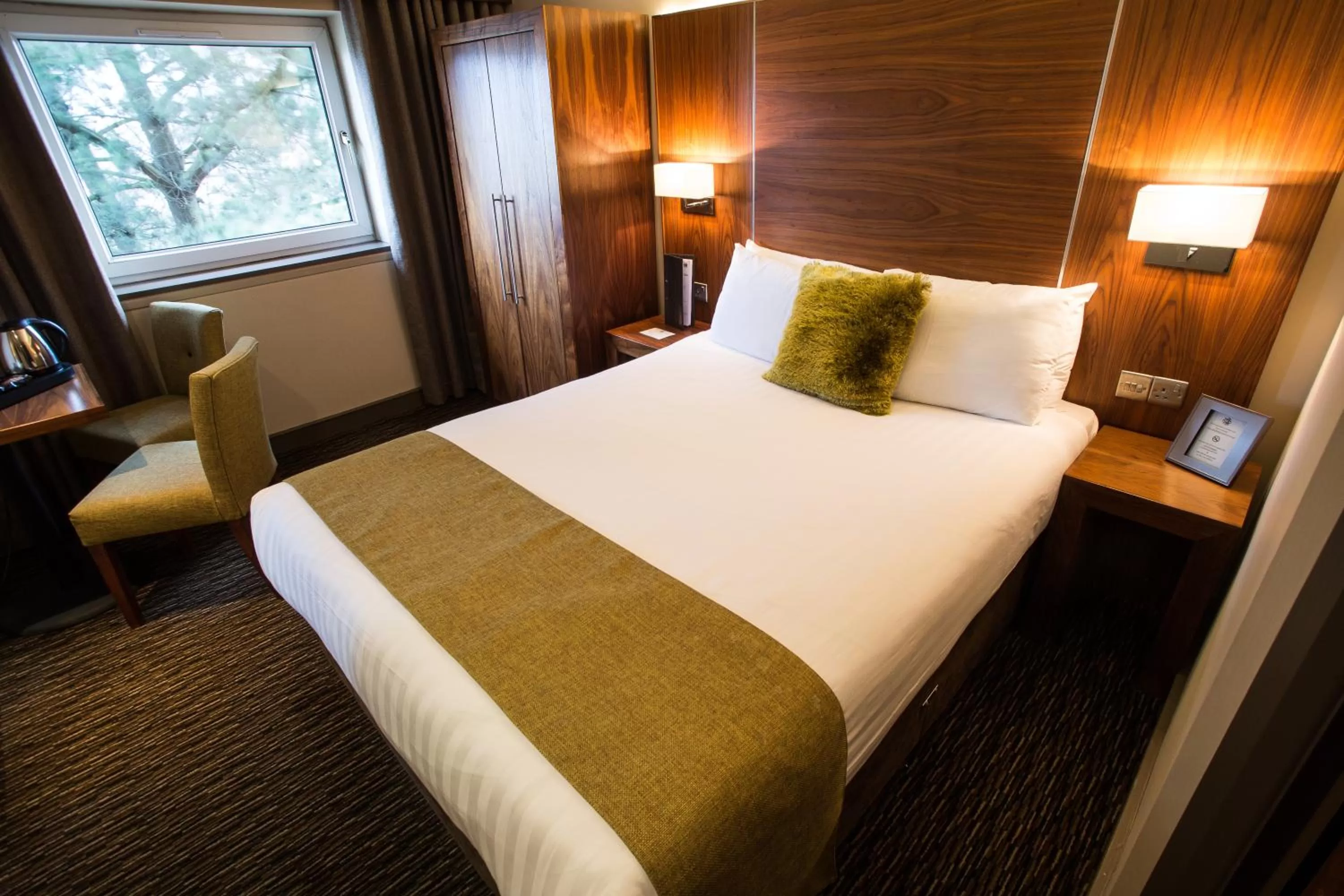 Photo of the whole room, Bed in Mondo Hotel