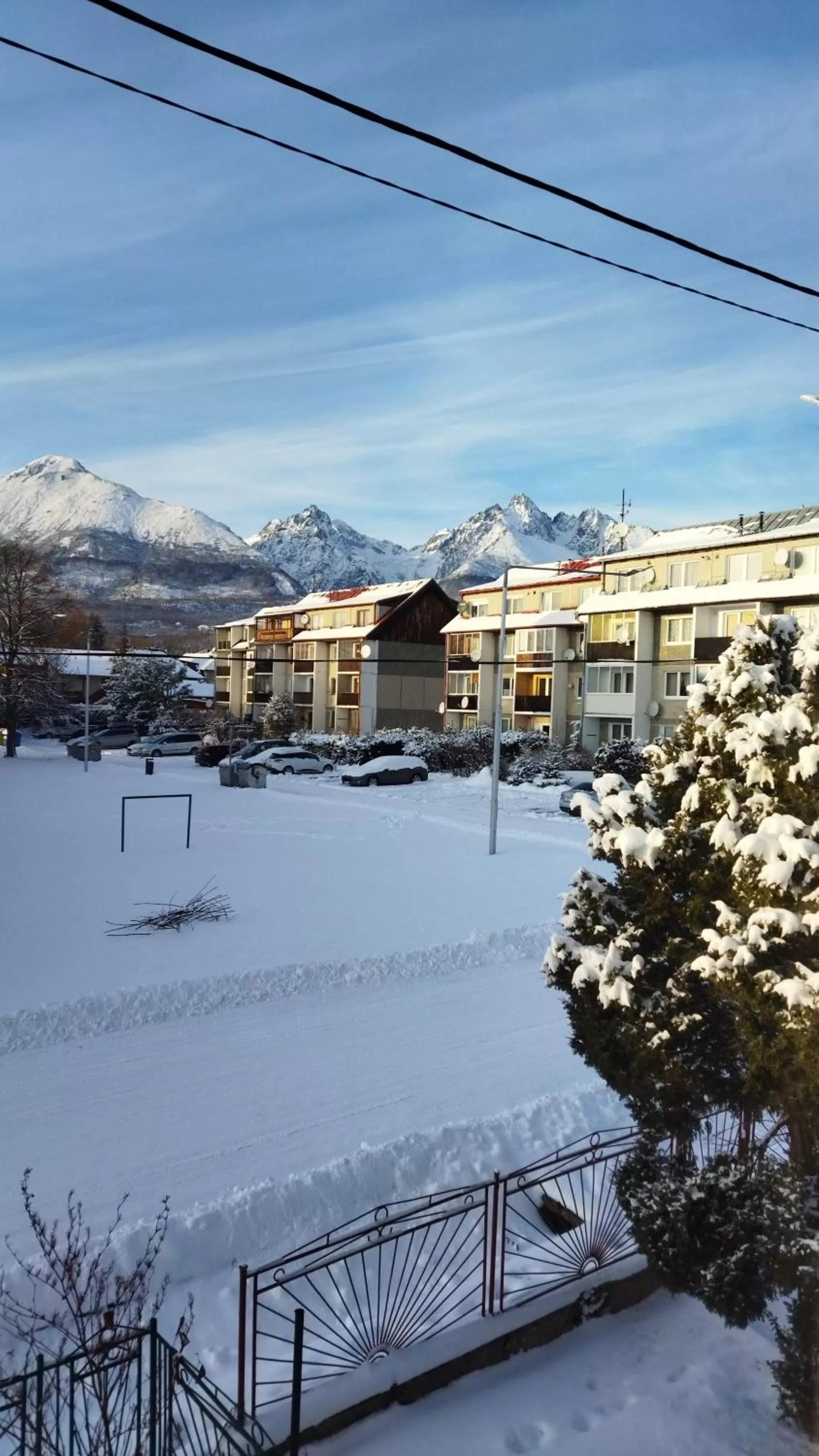 Neighbourhood in Lucky Cat