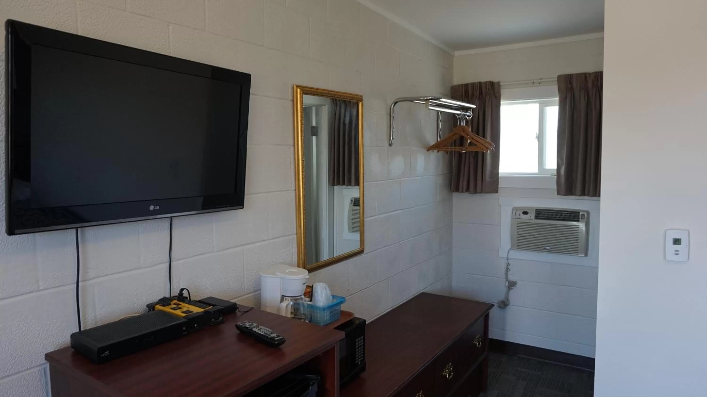 Standard Queen Room in Caravel Motel