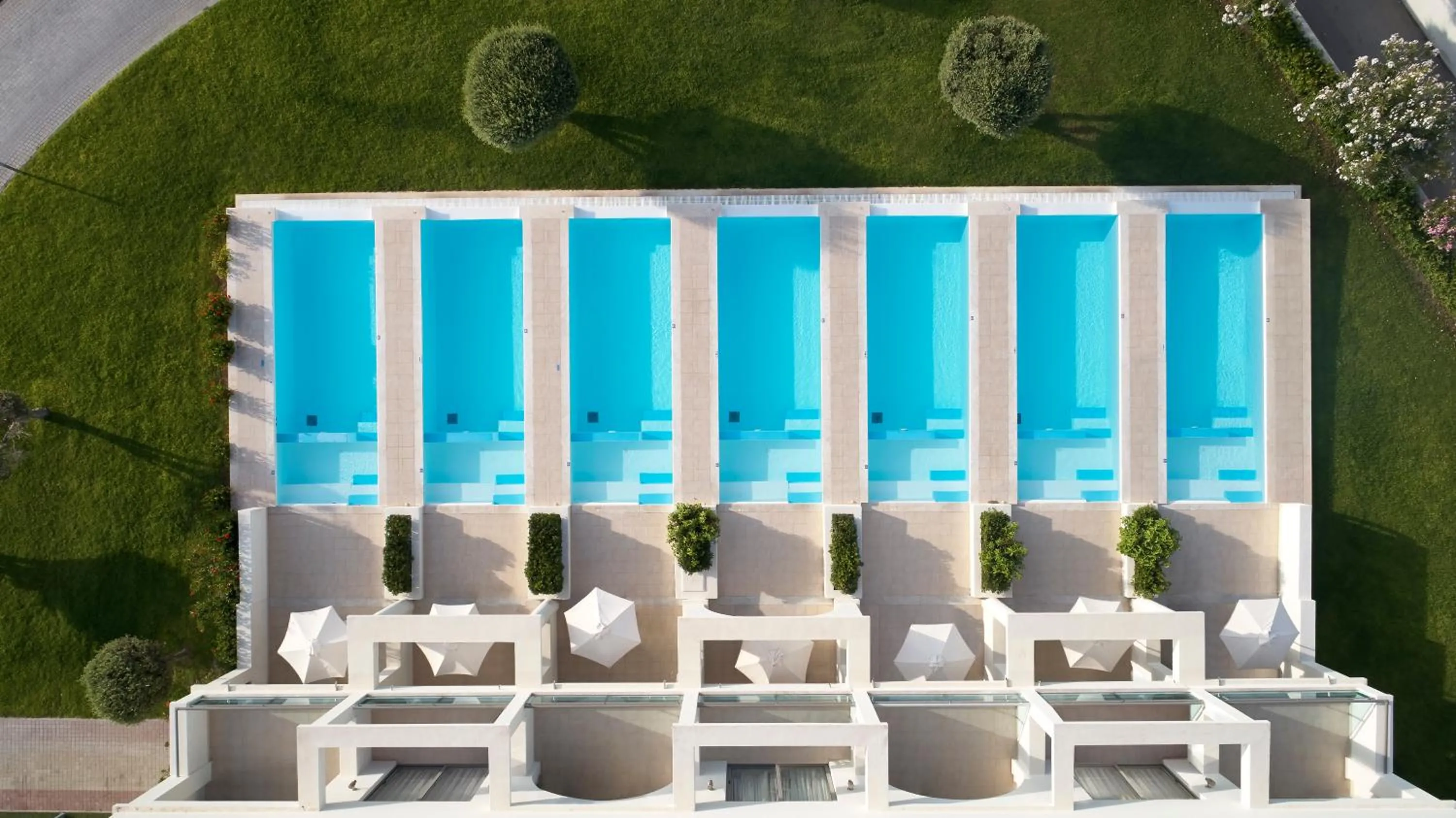 Pool view in Apollo Blue