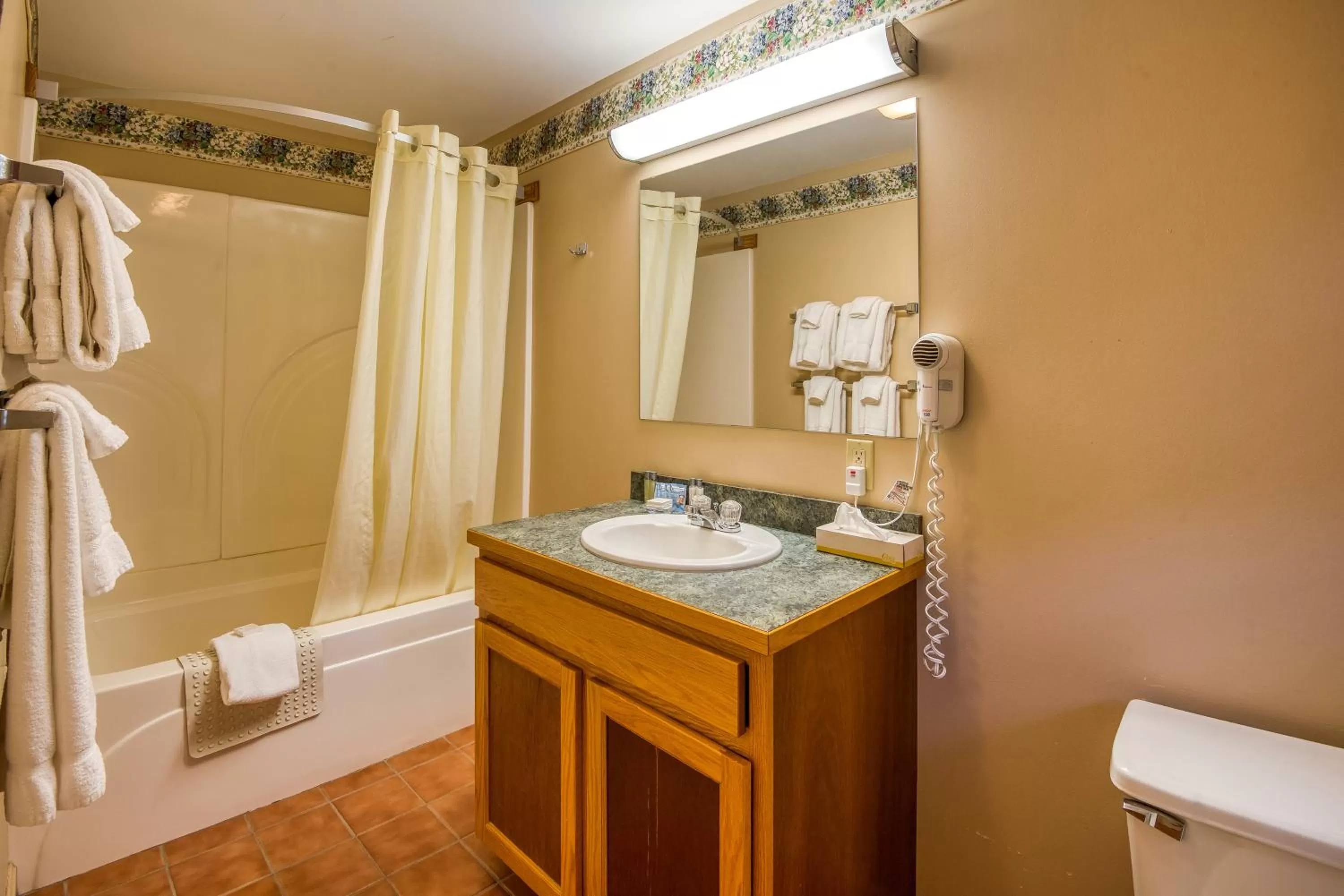 Shower in Purity Spring Resort