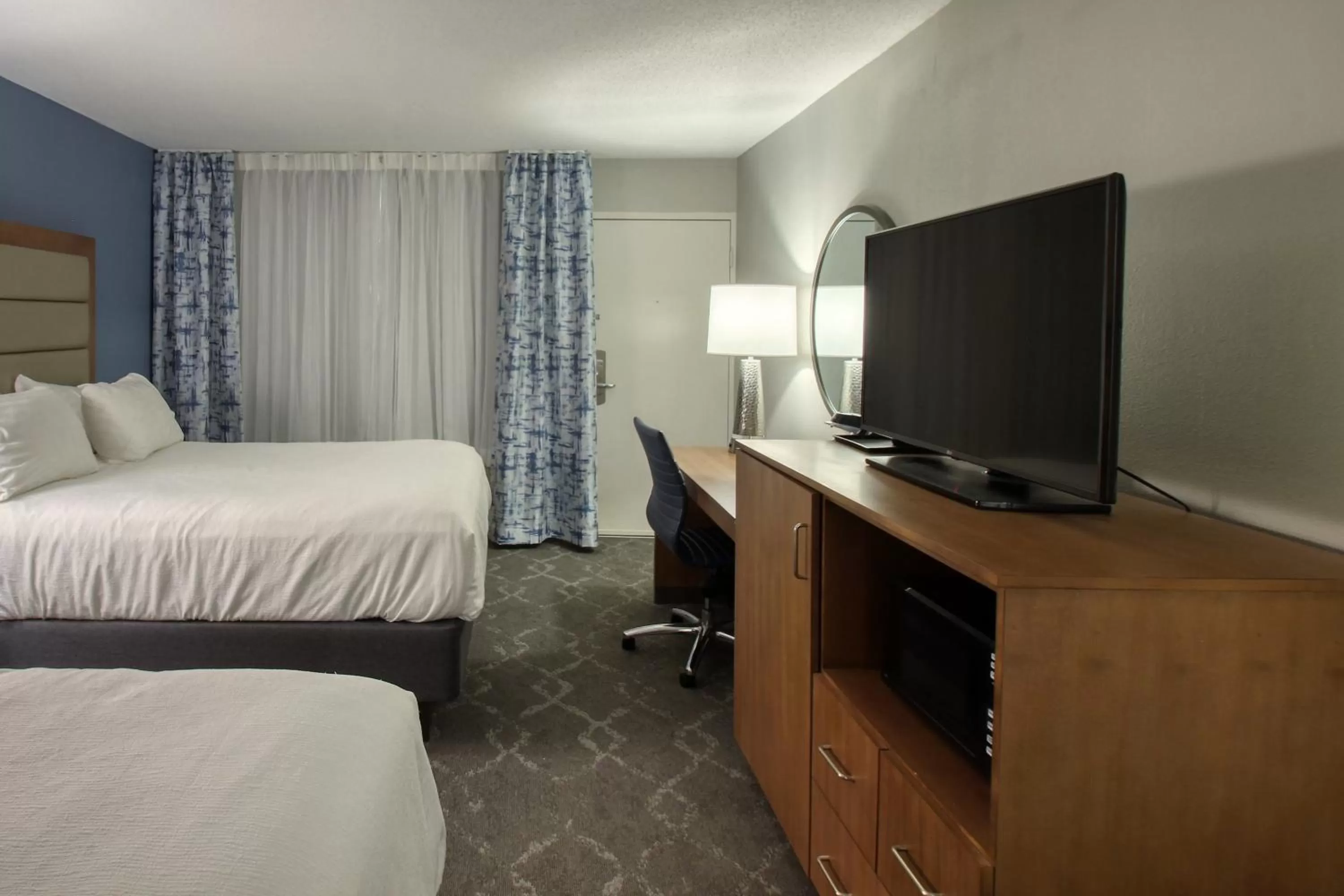 Photo of the whole room, Bed in Radisson Hotel and Conference Center Fond du Lac