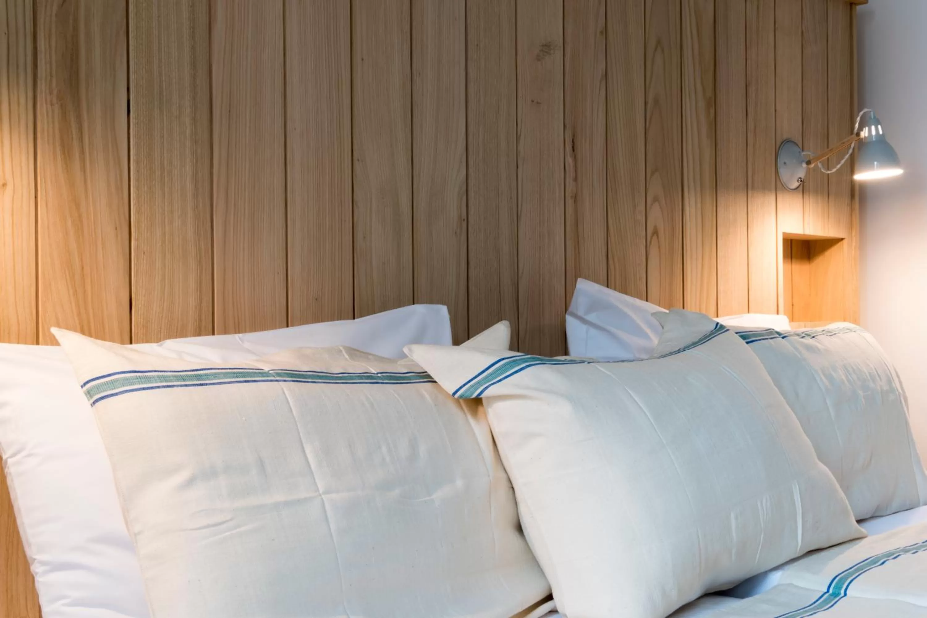 Decorative detail, Bed in Auberge de la Commanderie