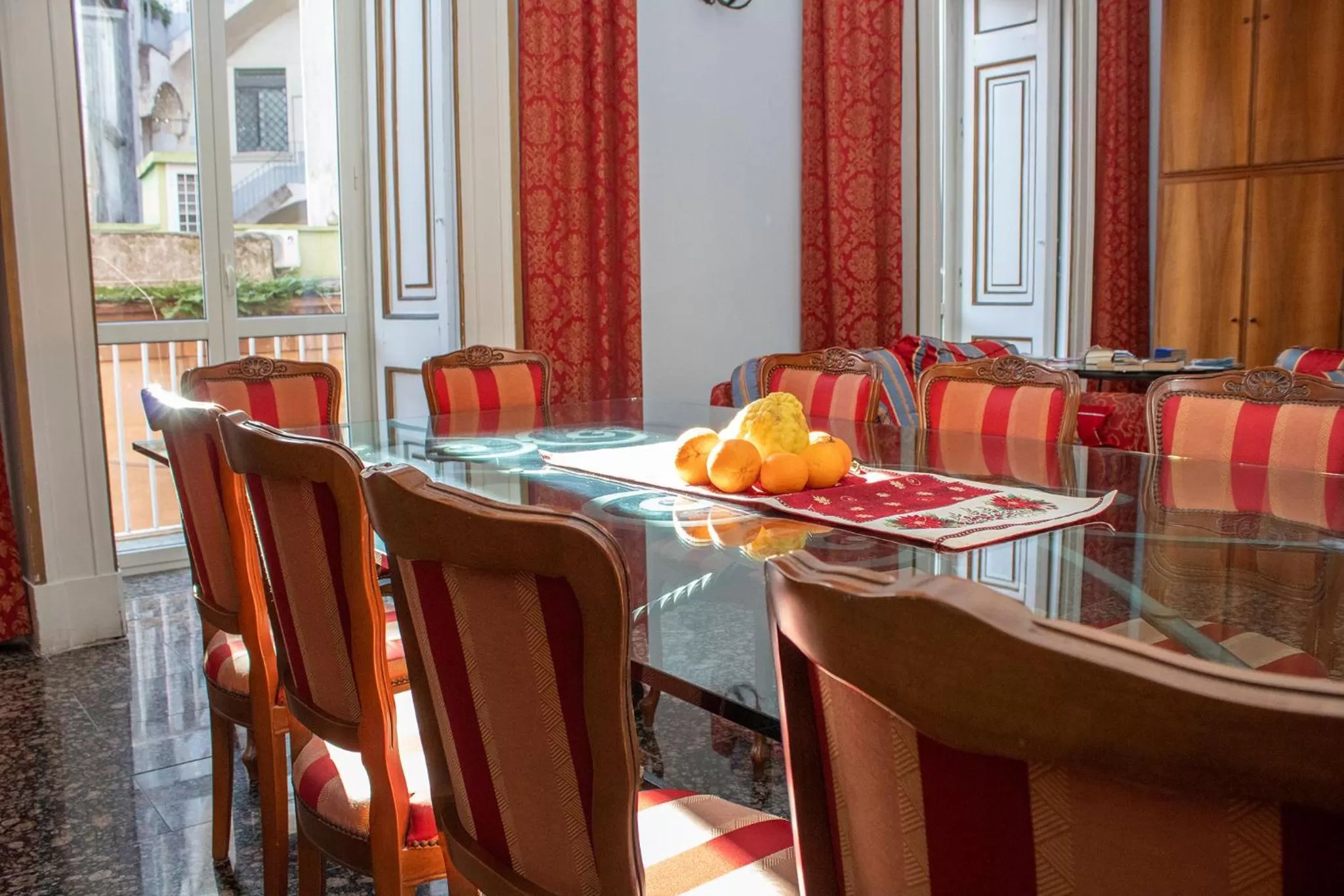 Food and drinks in Le Stanze Del Vicerè Boutique Hotel