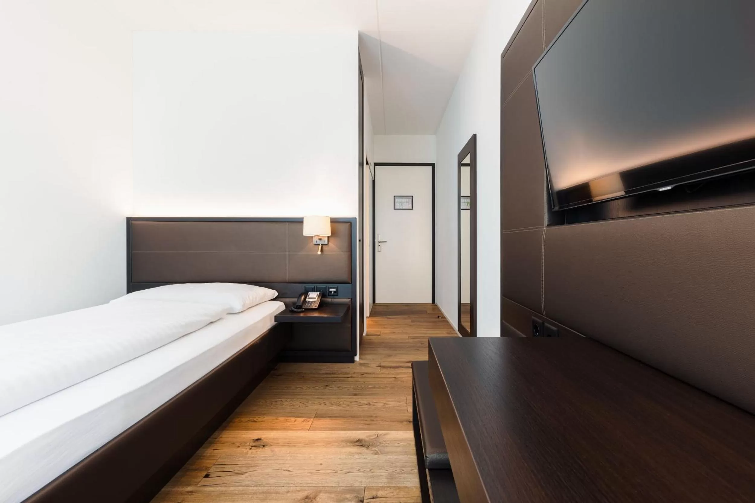 Staff, Bed in Hotel kommod