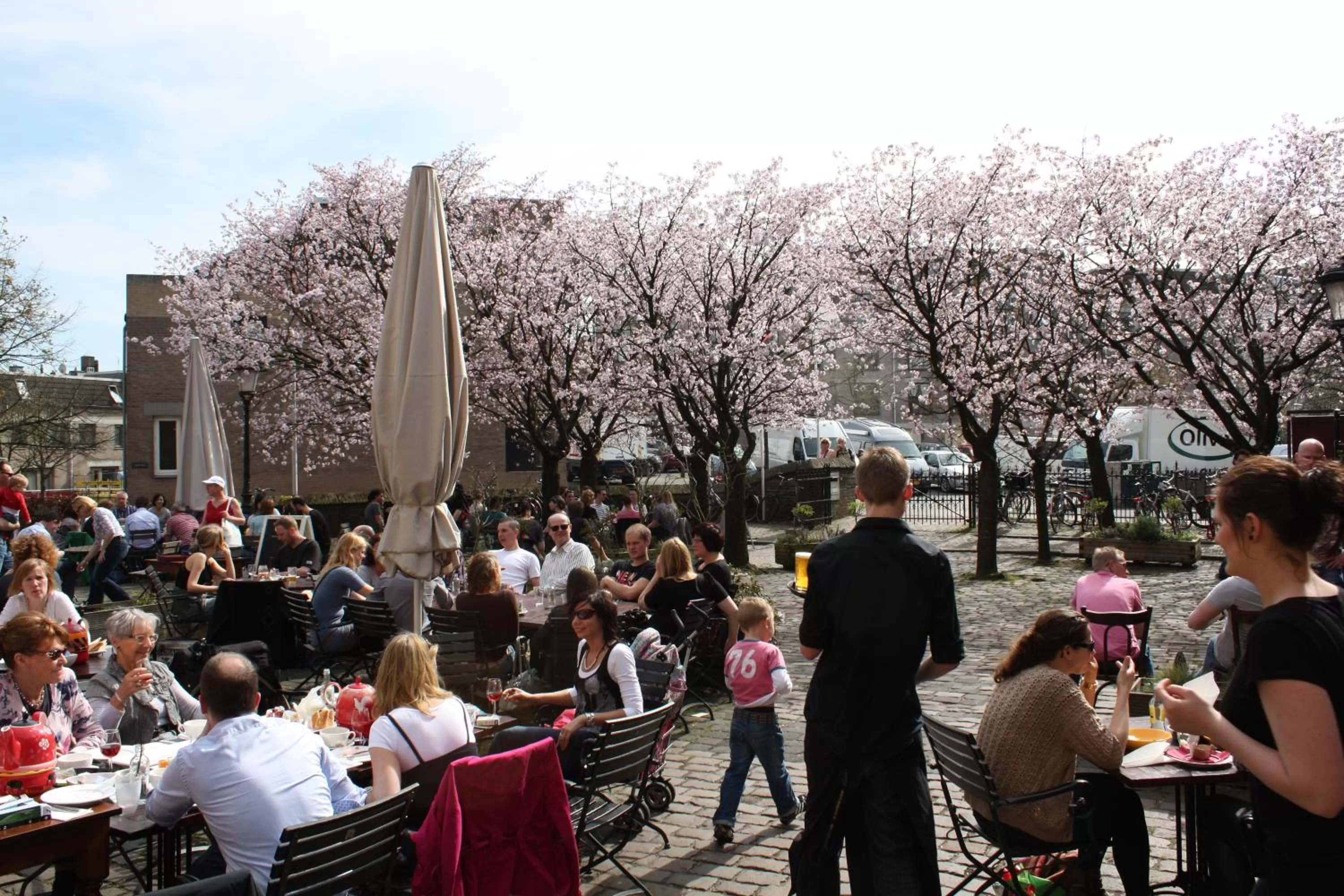 Facade/entrance in De Hemel De Kracht van Ambacht