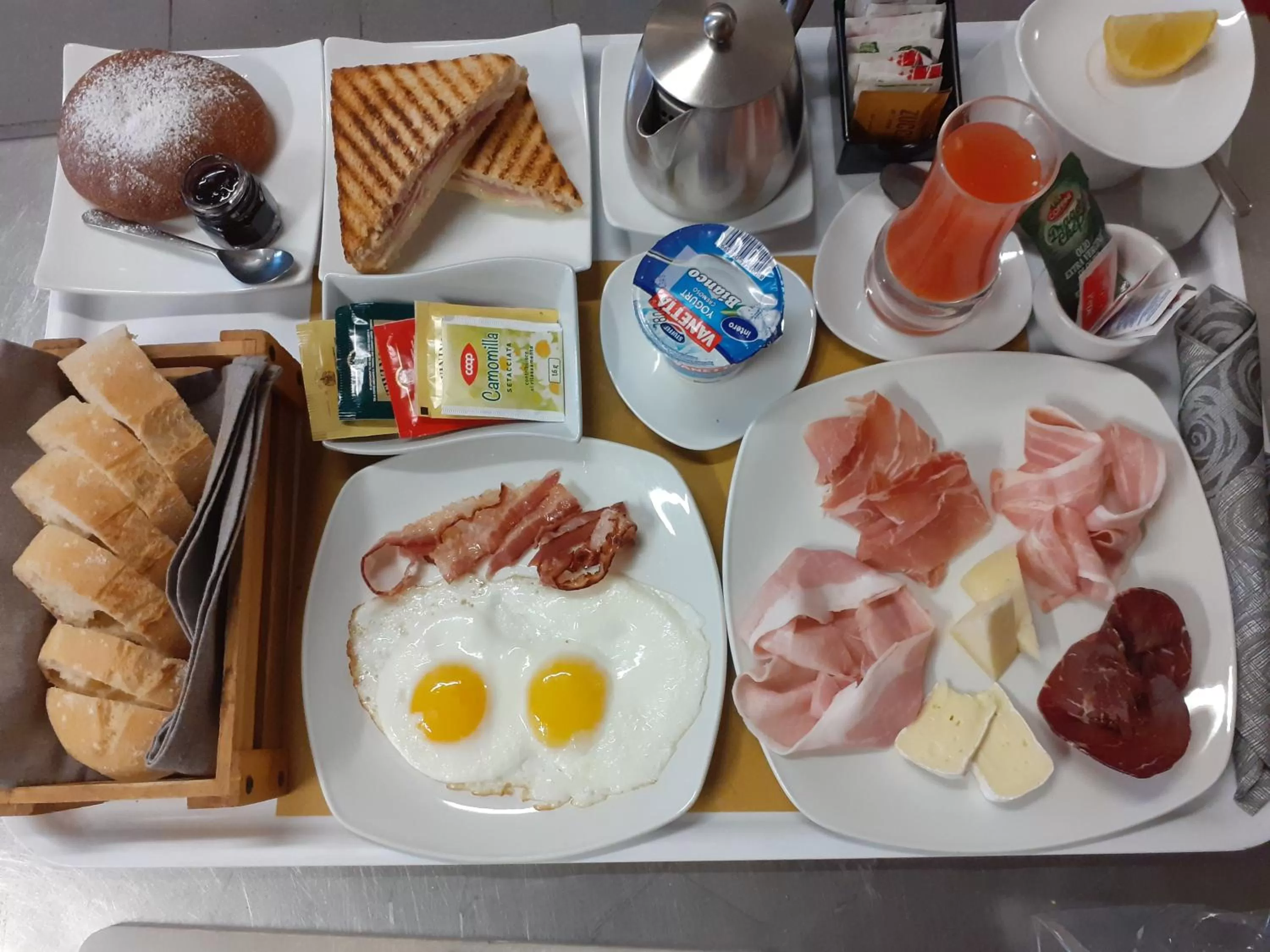 Breakfast in Casa Lidia - ALLOGGI SMART