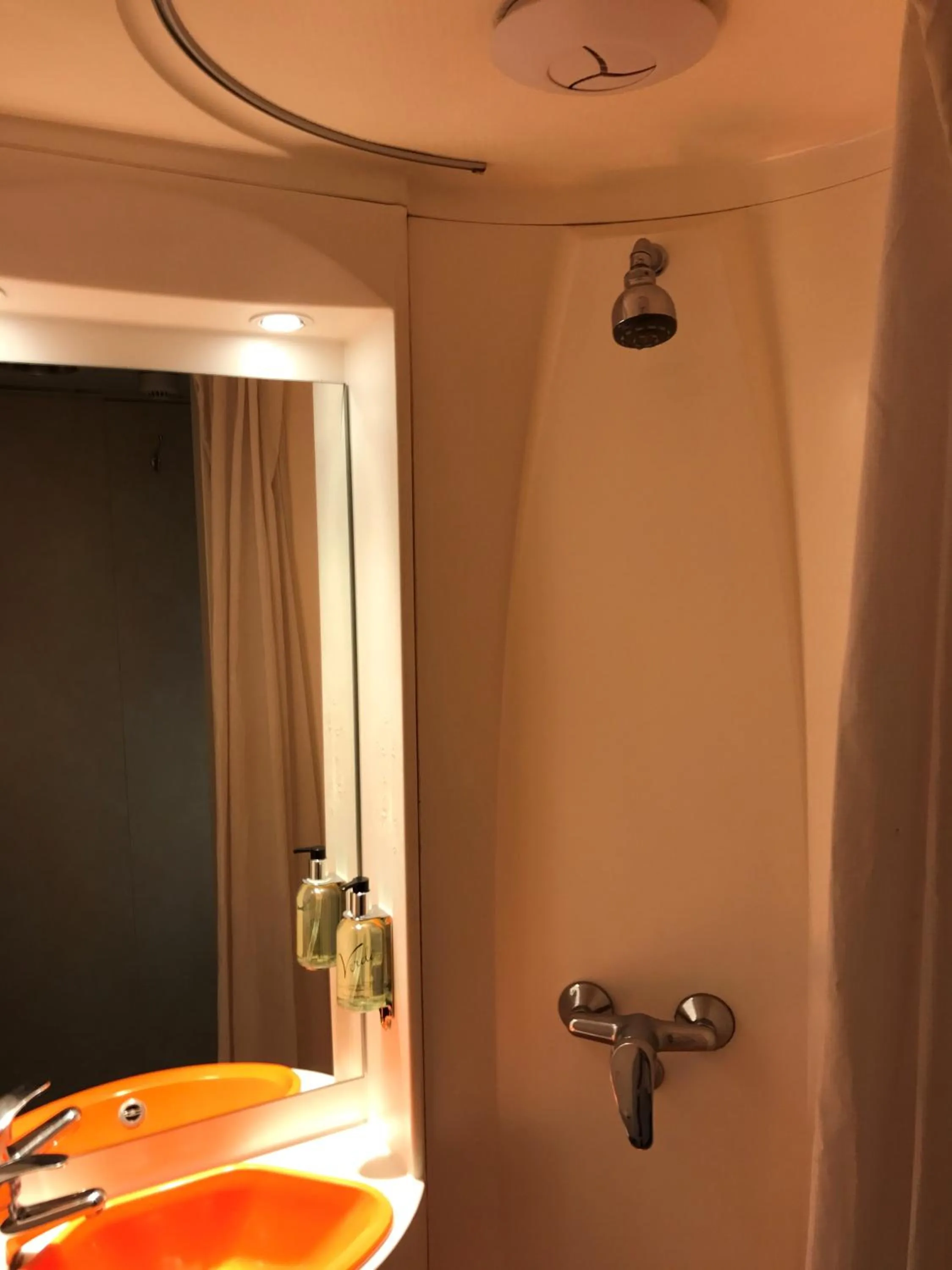 Bathroom in easyHotel South Kensington