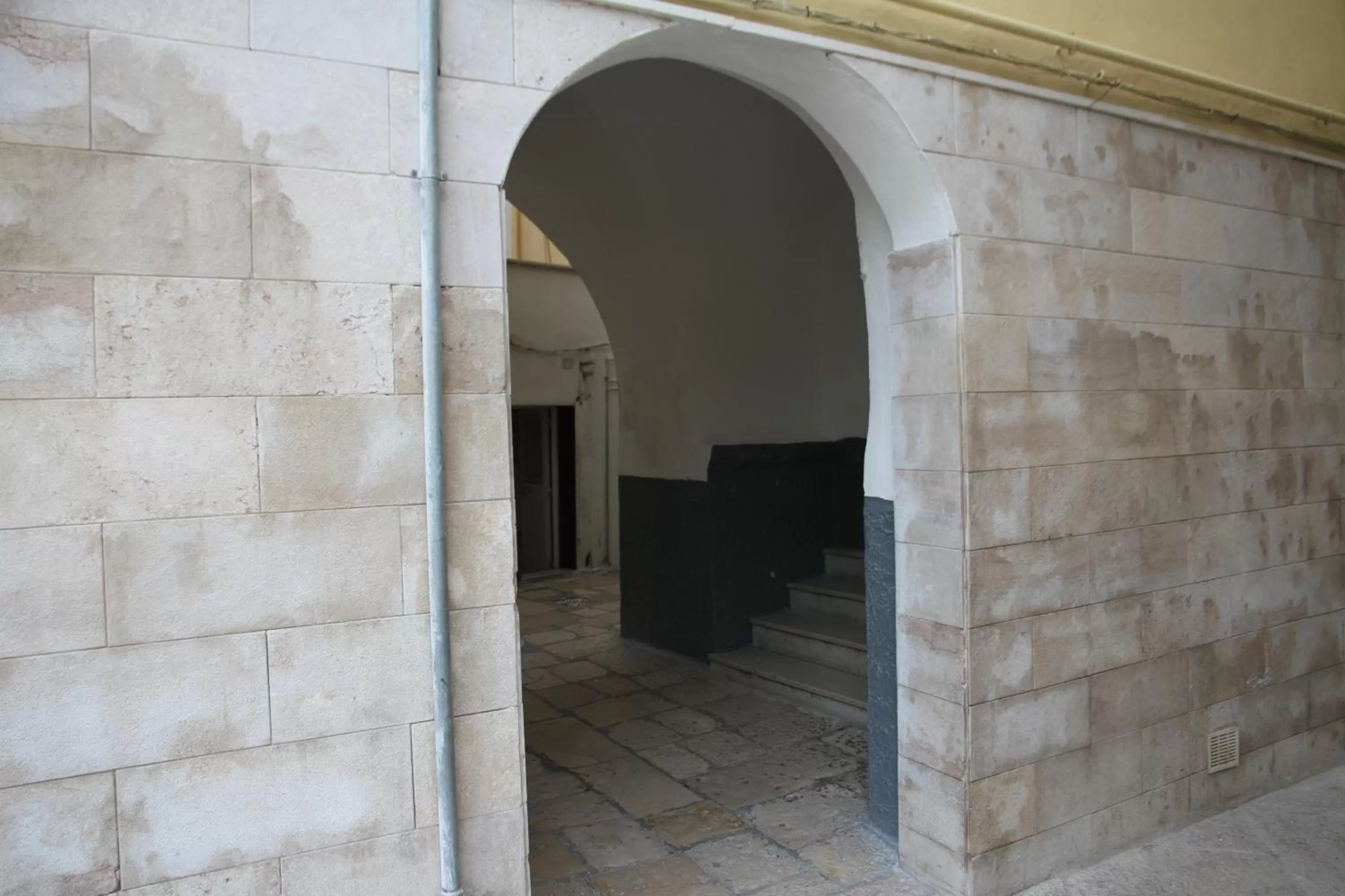 Quiet street view, BBQ Facilities in Mirabari