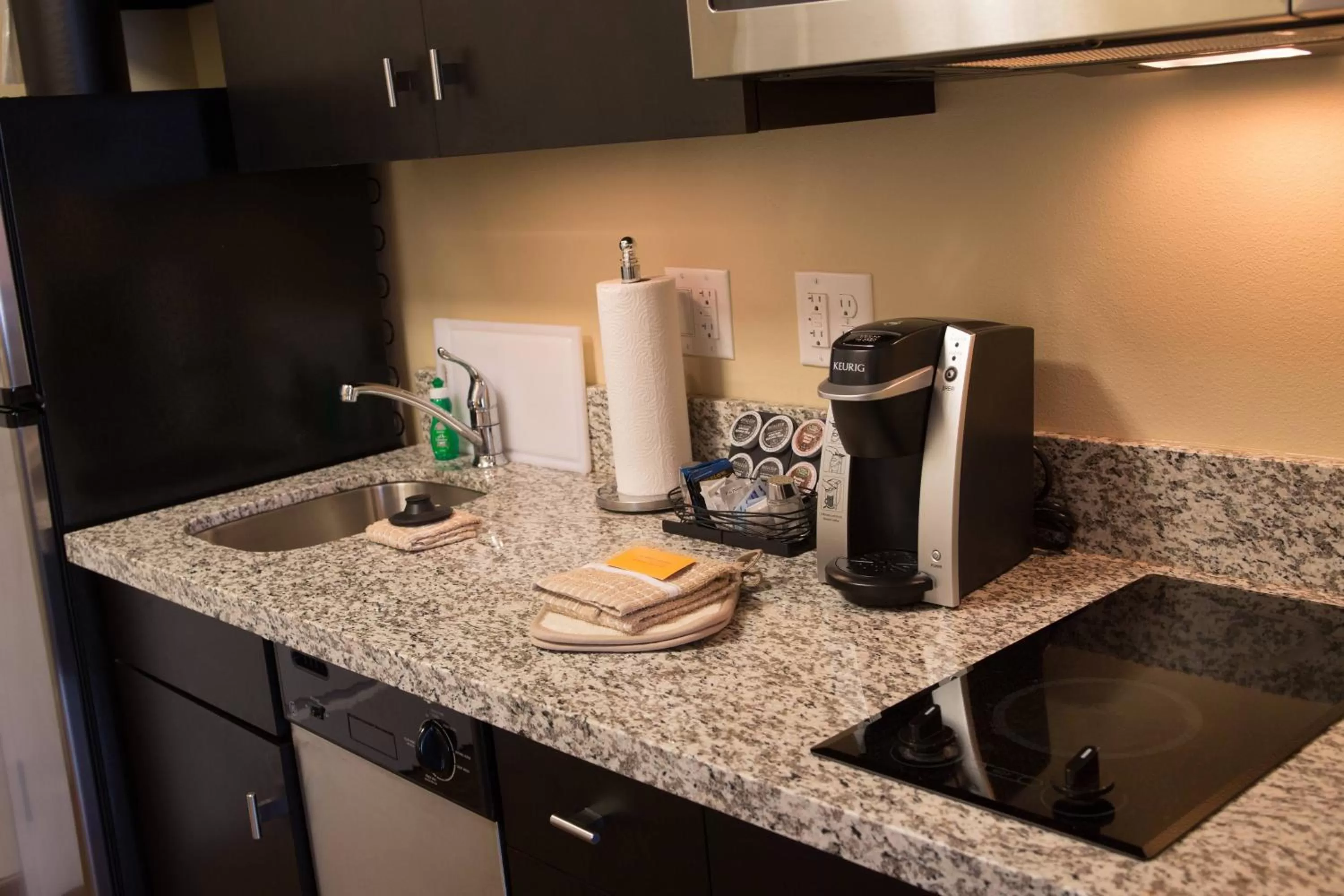 Kitchen or kitchenette in TownePlace Suites by Marriott Lincoln North