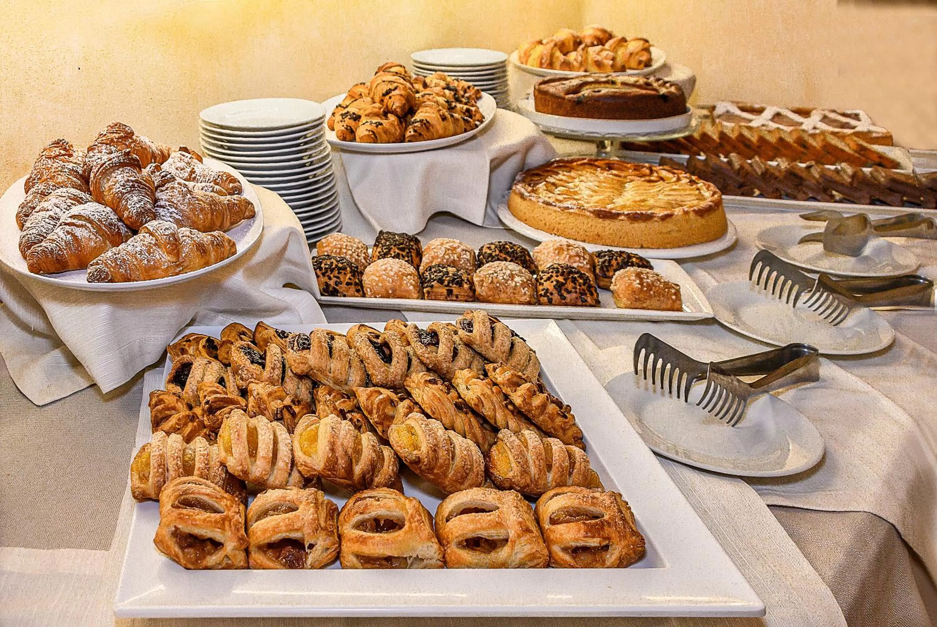 Breakfast in Hotel Villa Cheli