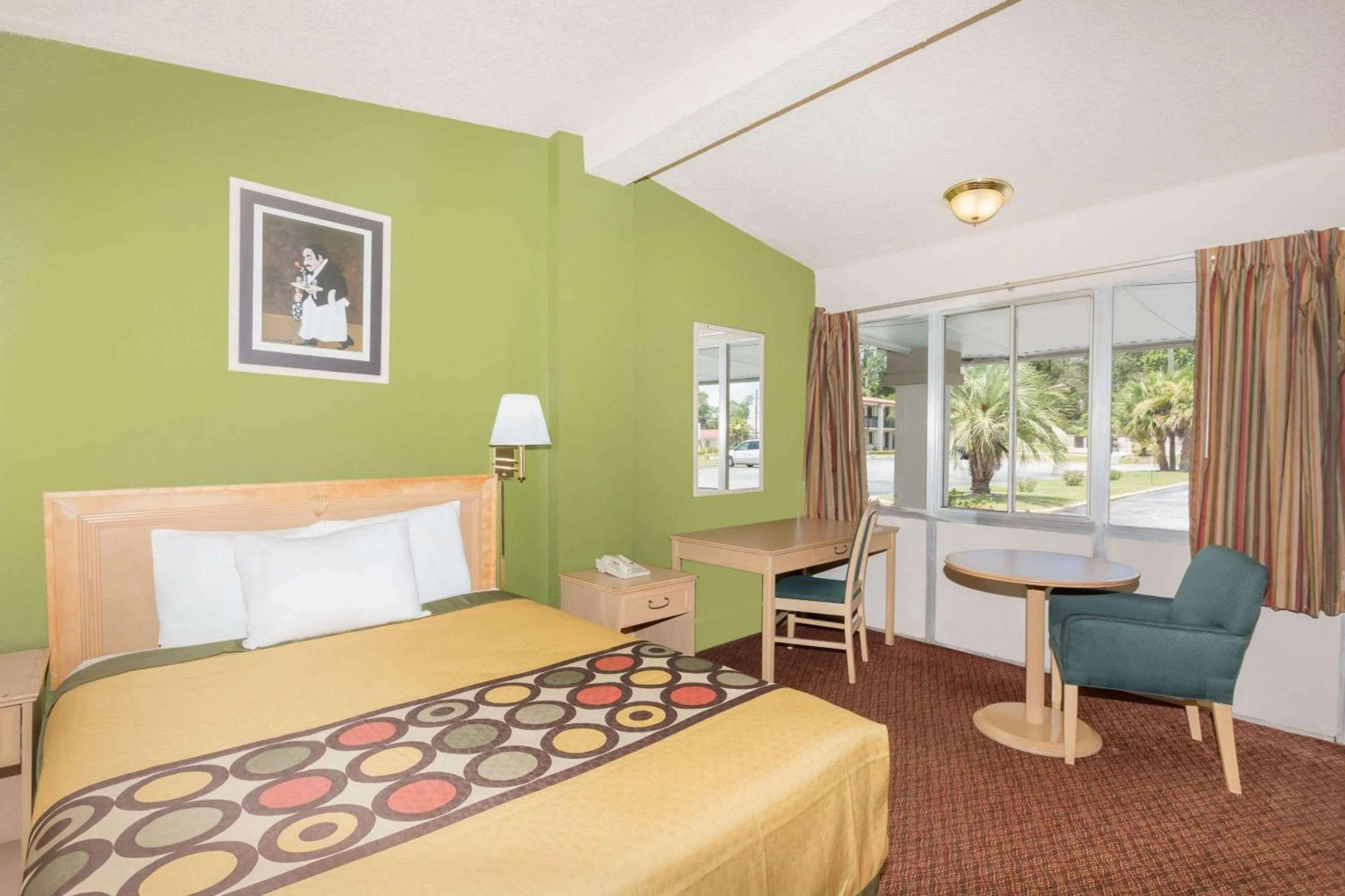 Photo of the whole room, Bed in Knights Inn Statesboro