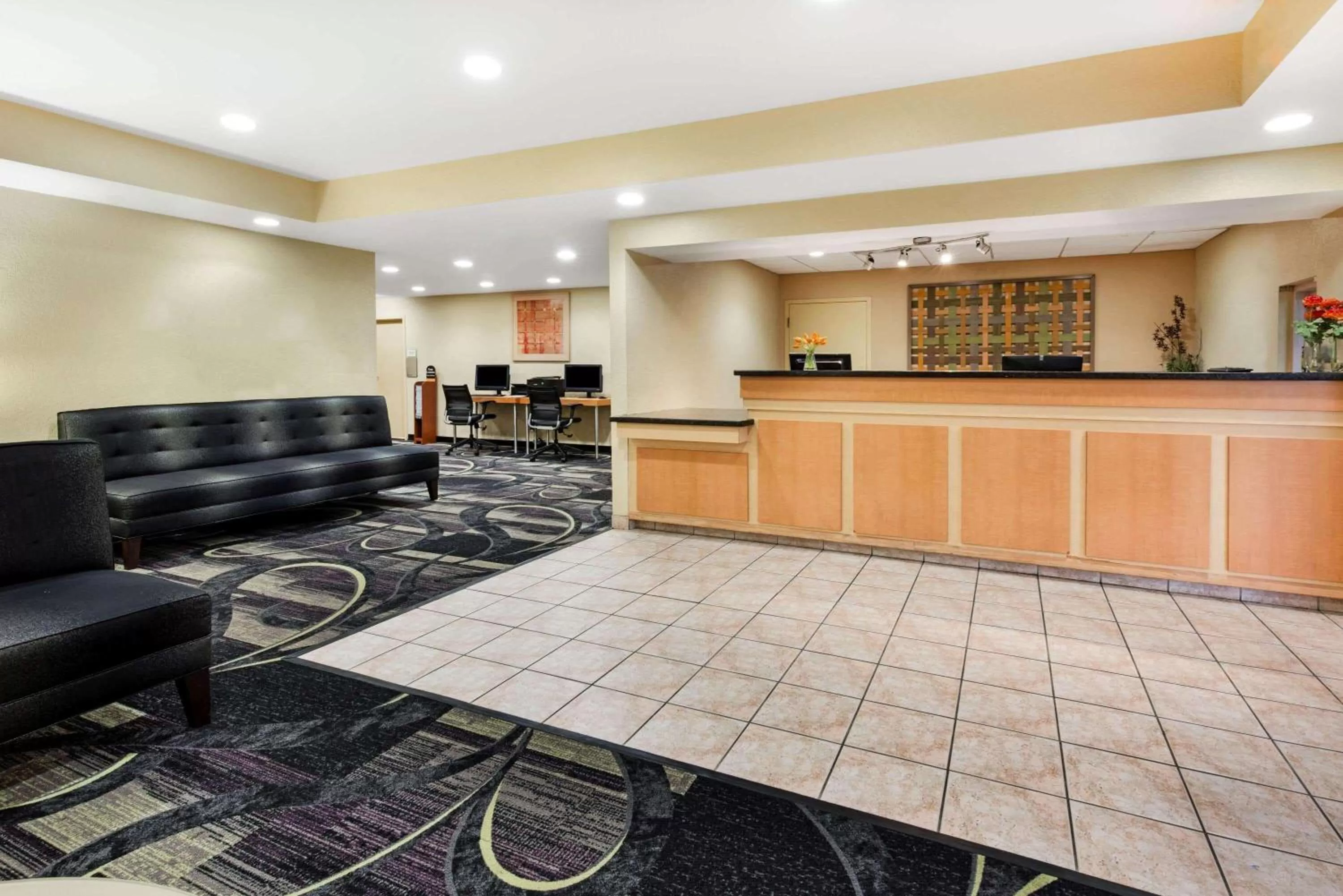 Lobby or reception in La Quinta by Wyndham Fort Lauderdale Pompano Beach