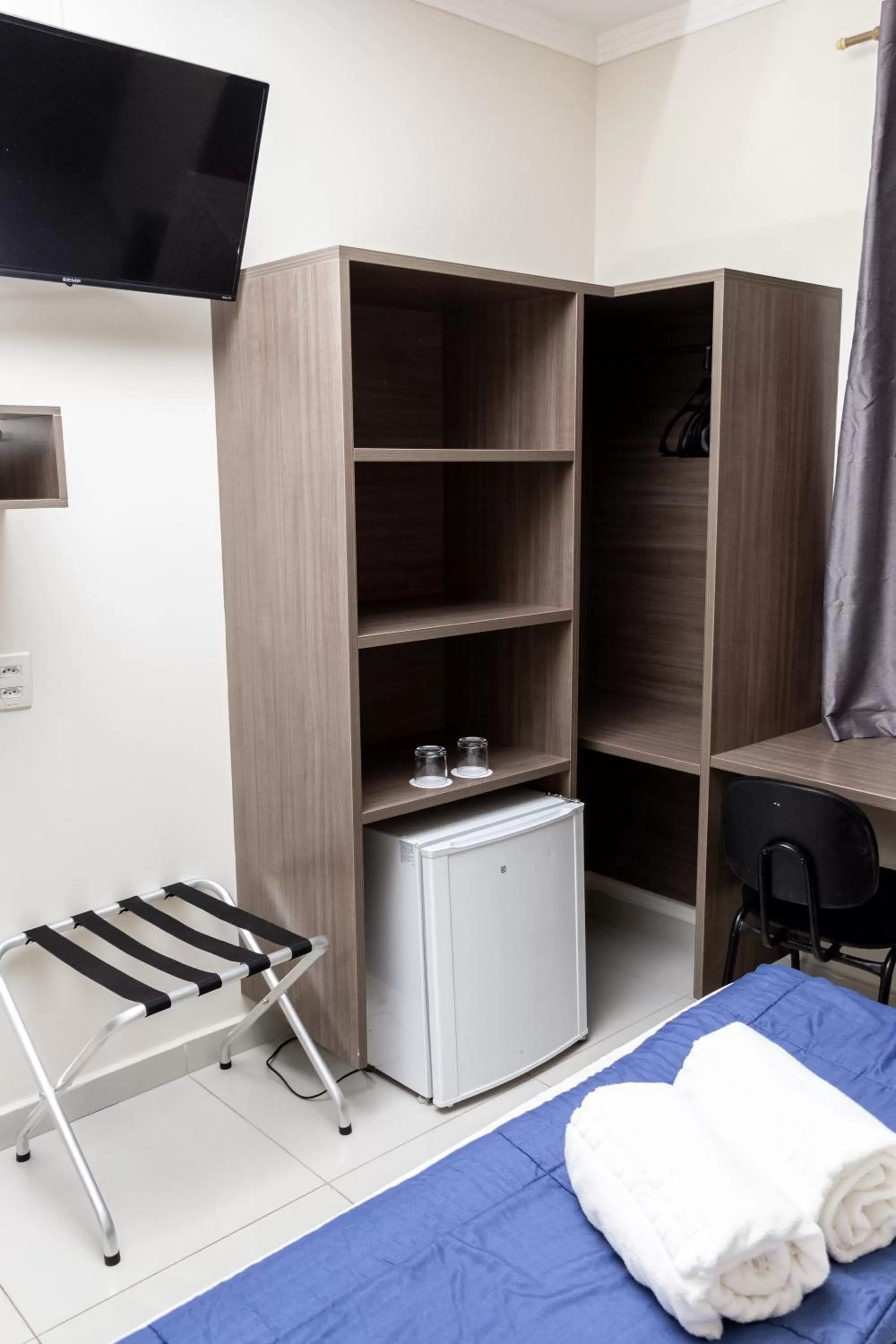 TV/Entertainment Center in Astor Hotel