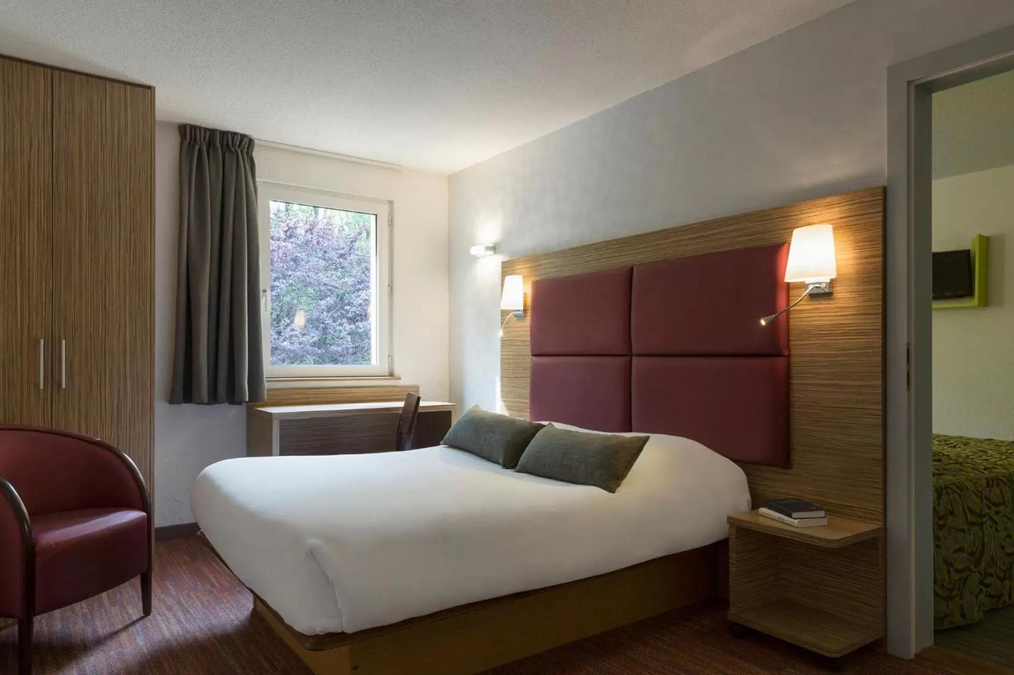 Comfort Double Room in The Originals City, Hôtel et Restaurant Aster, Saint-Avold Nord Comfort Double Room in The Originals City, Hôtel et Restaurant Aster, Saint-Avold Nord