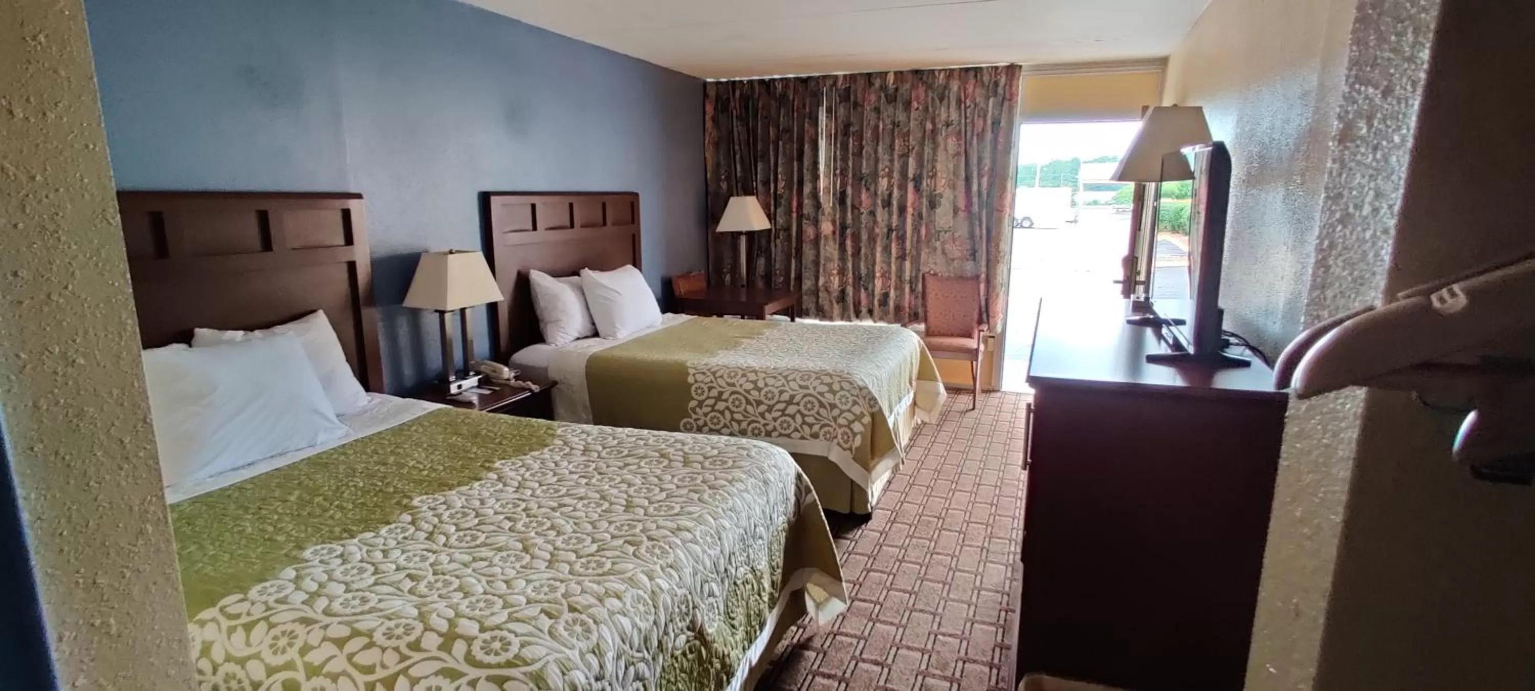 Bed in Days Inn by Wyndham Dickson