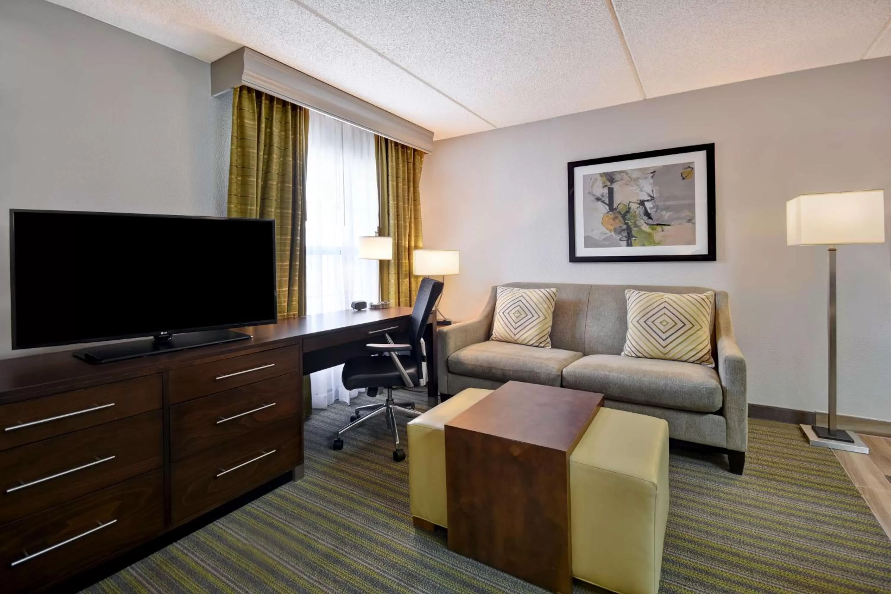 Living room in Homewood Suites by Hilton Philadelphia-Great Valley
