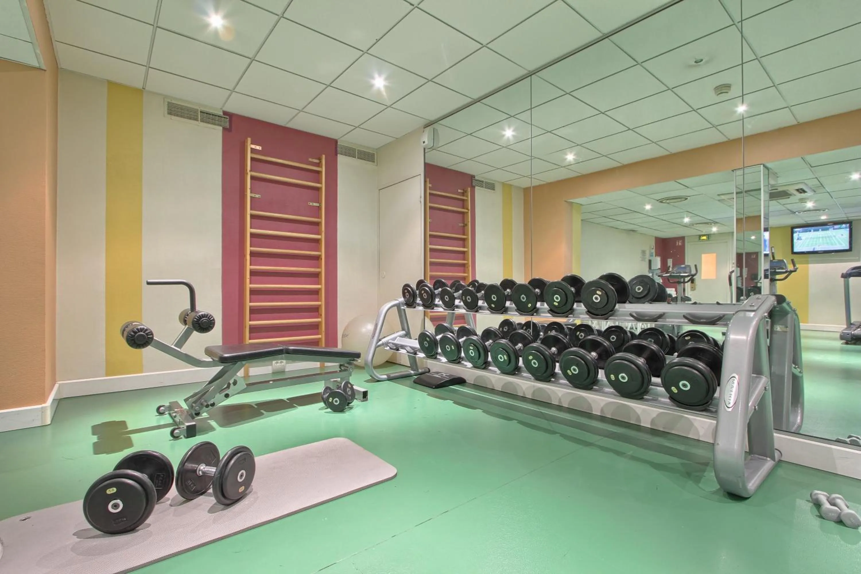 Fitness centre/facilities in Mercure Paris Velizy