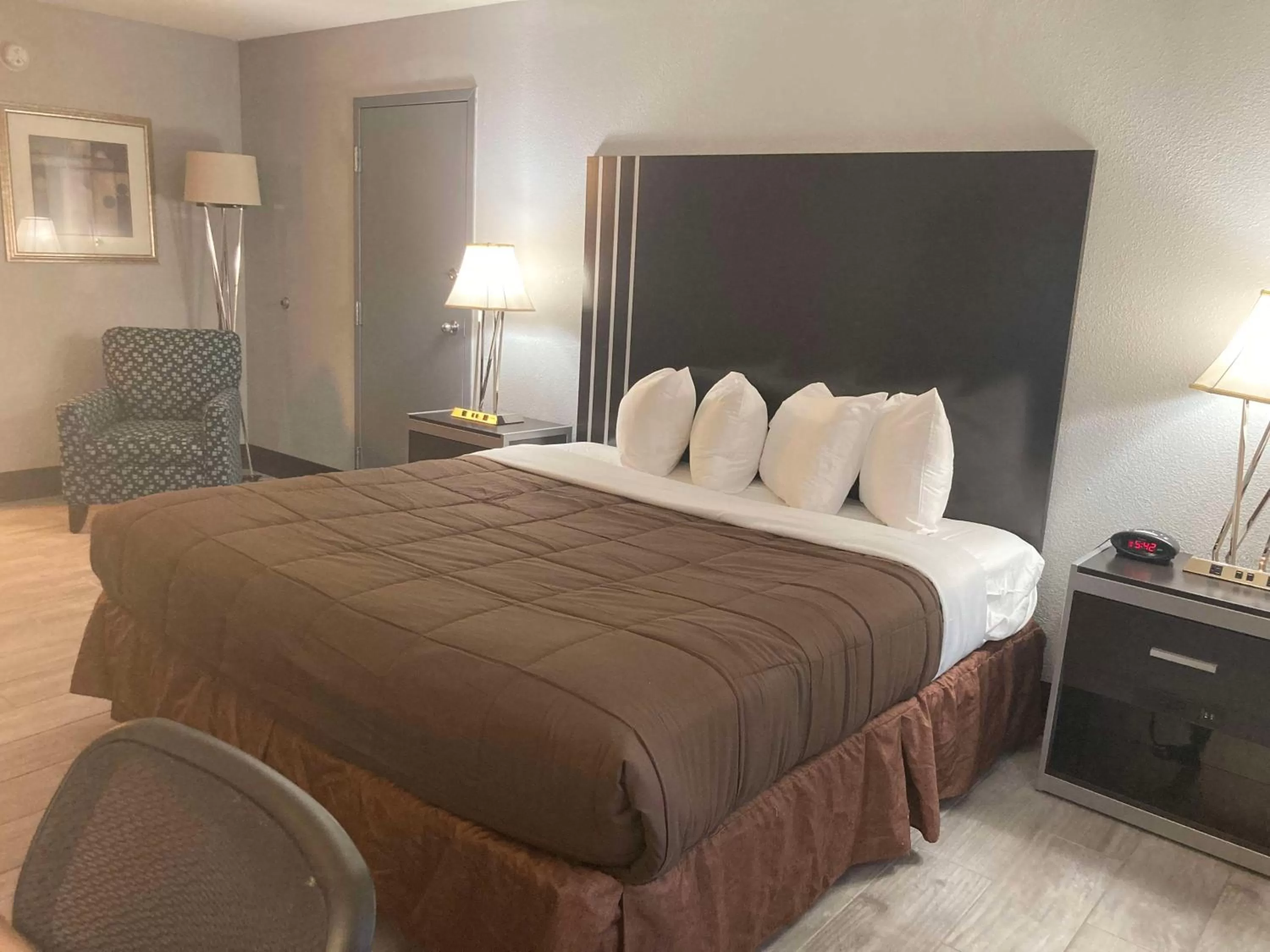 Bedroom, Bed in Best Western Plus Reading Inn & Suites