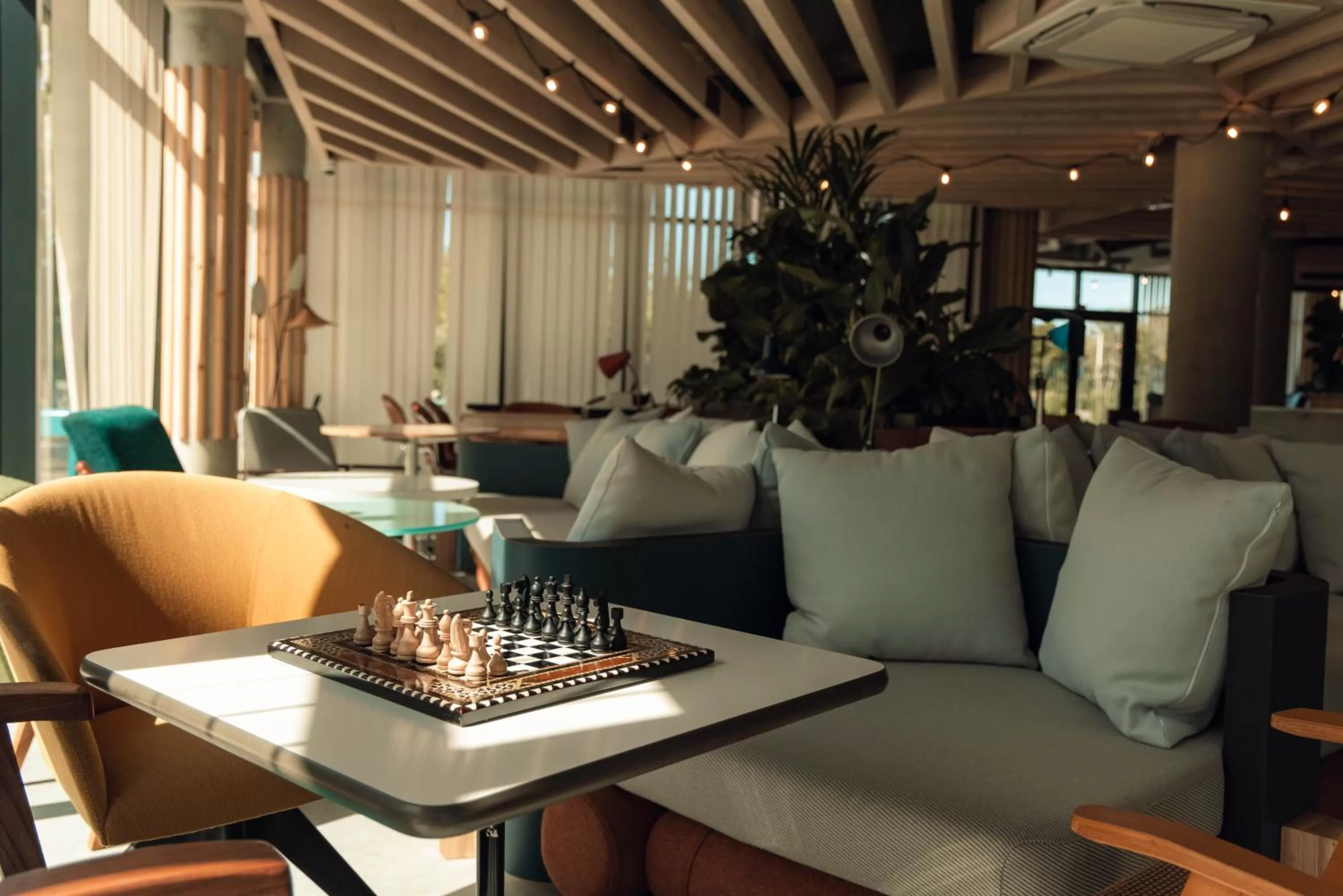 Living room in greet Hotel La Rochelle Centre