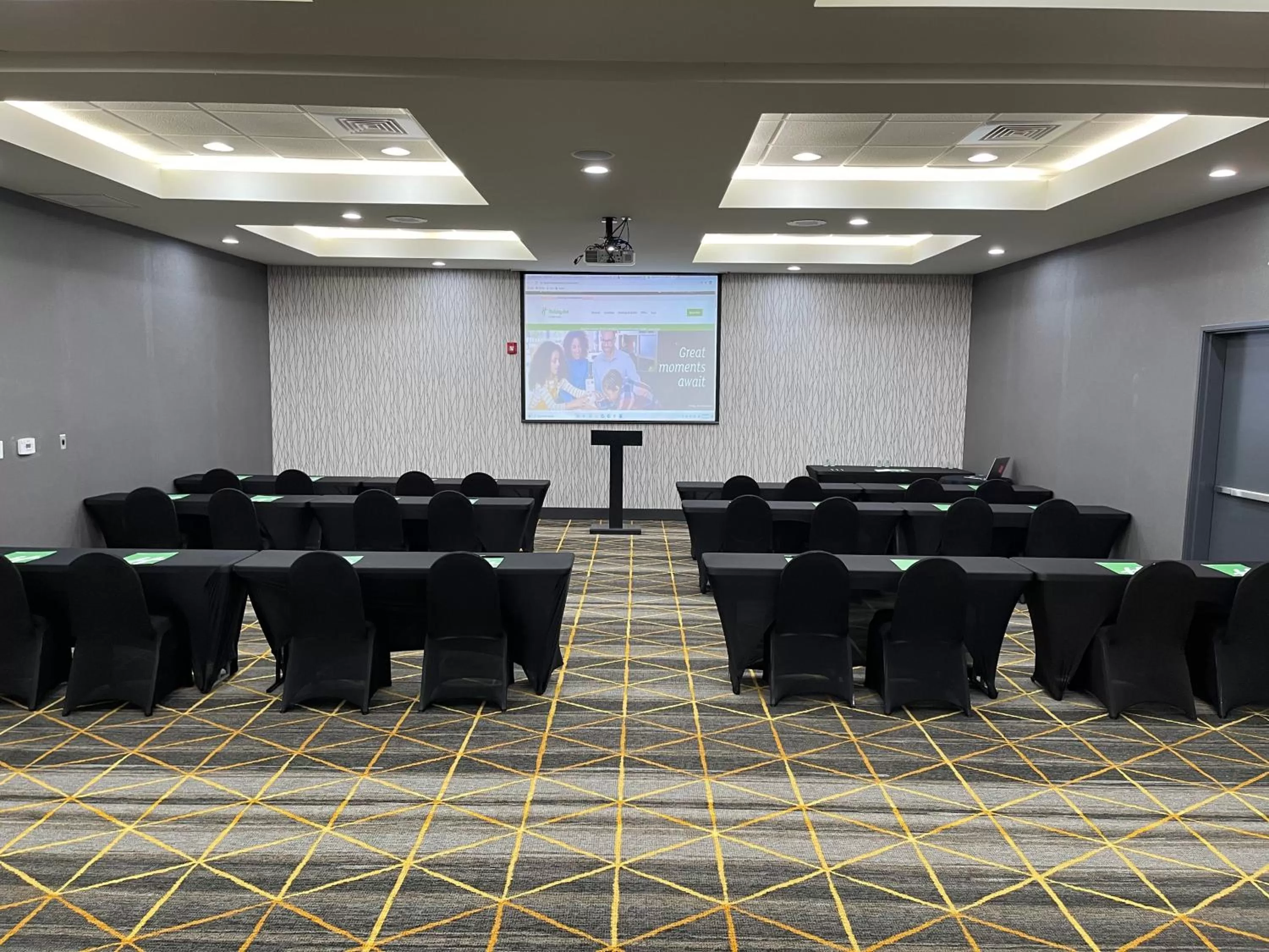 Meeting/conference room in Holiday Inn Southaven Central - Memphis by IHG