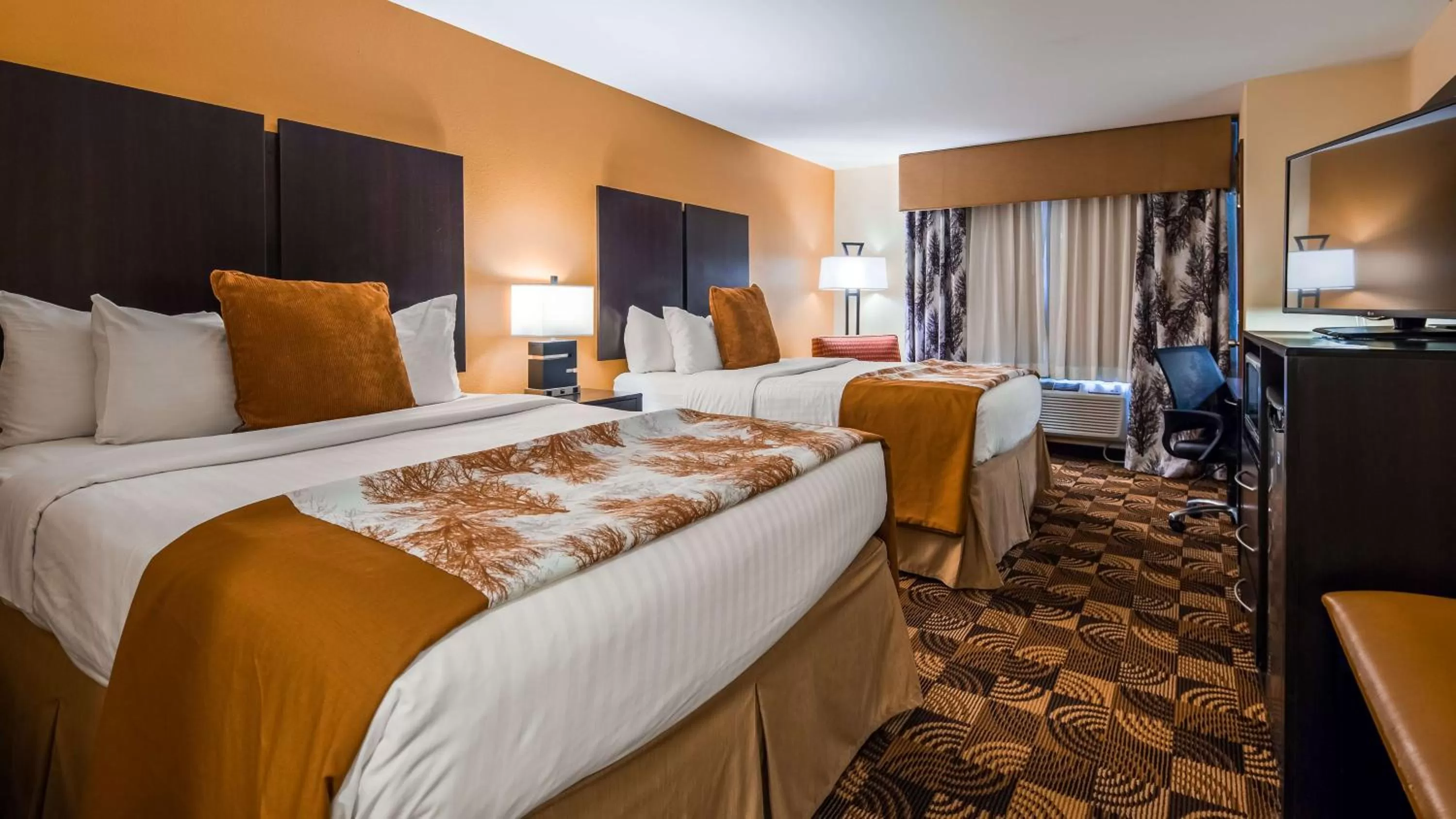 Photo of the whole room, Bed in Best Western Plus Whitewater Inn