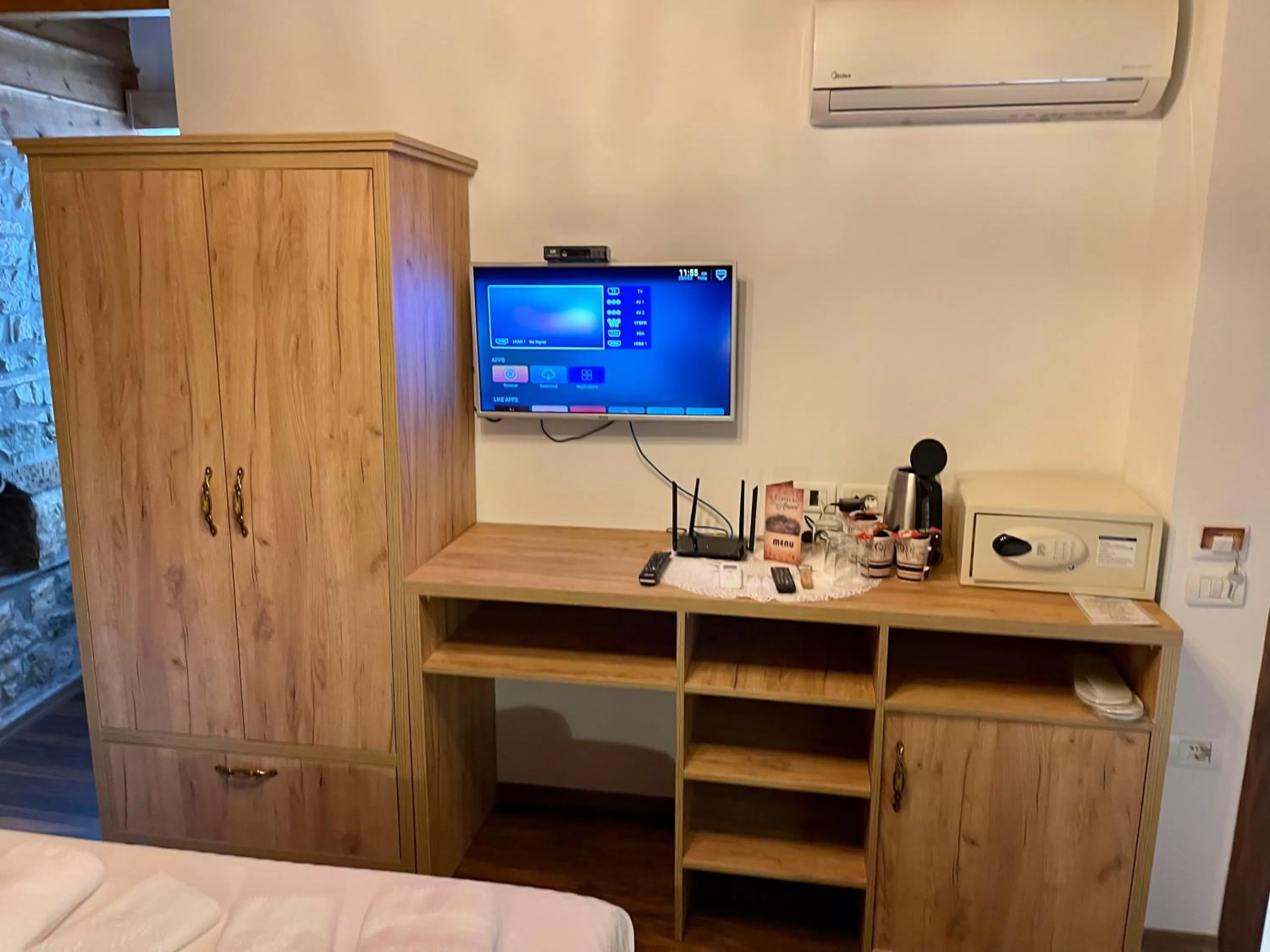 TV/Entertainment Center in HOTEL ANSEL