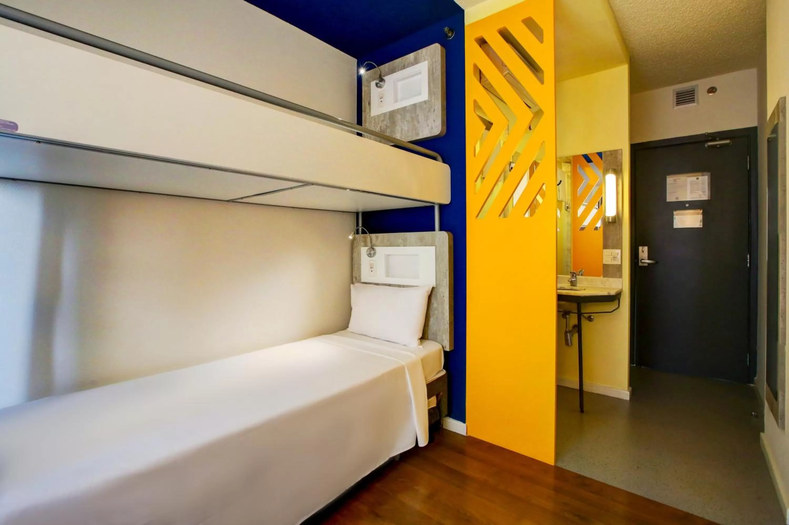 Bed in ibis budget Tambore