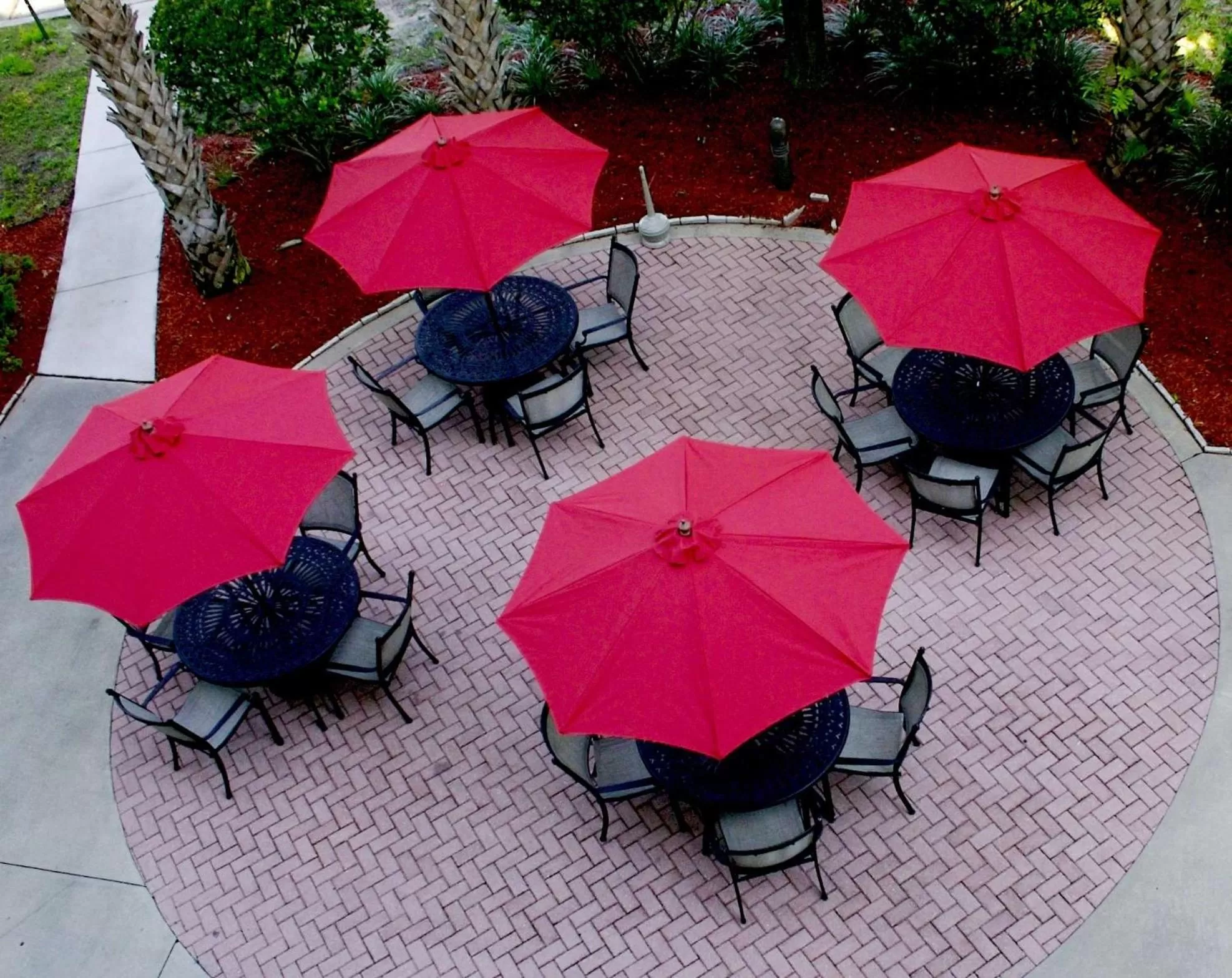 Inner courtyard view in Hilton Garden Inn Tampa North