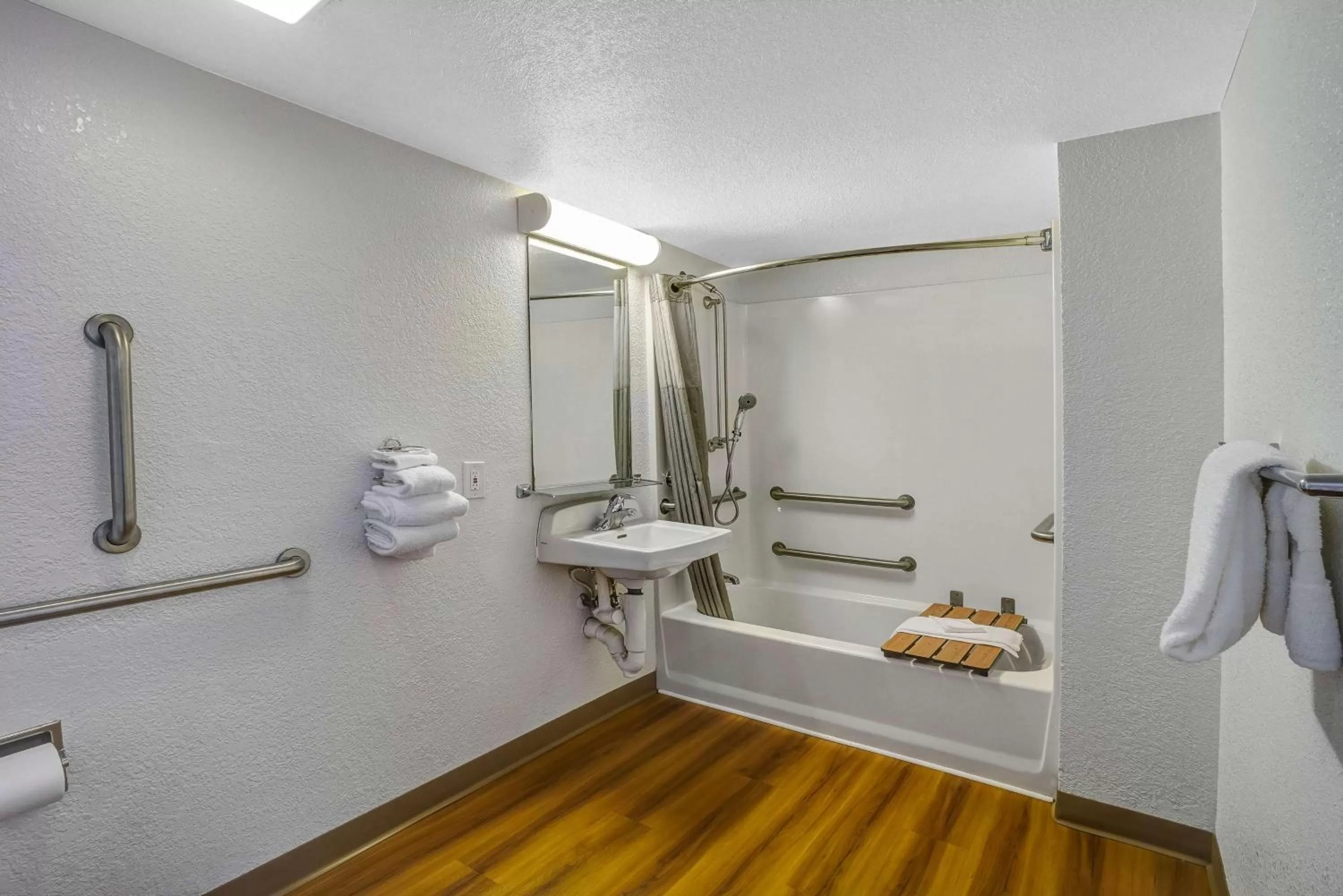 Bathroom in Motel 6-Lexington, KY - East I-75