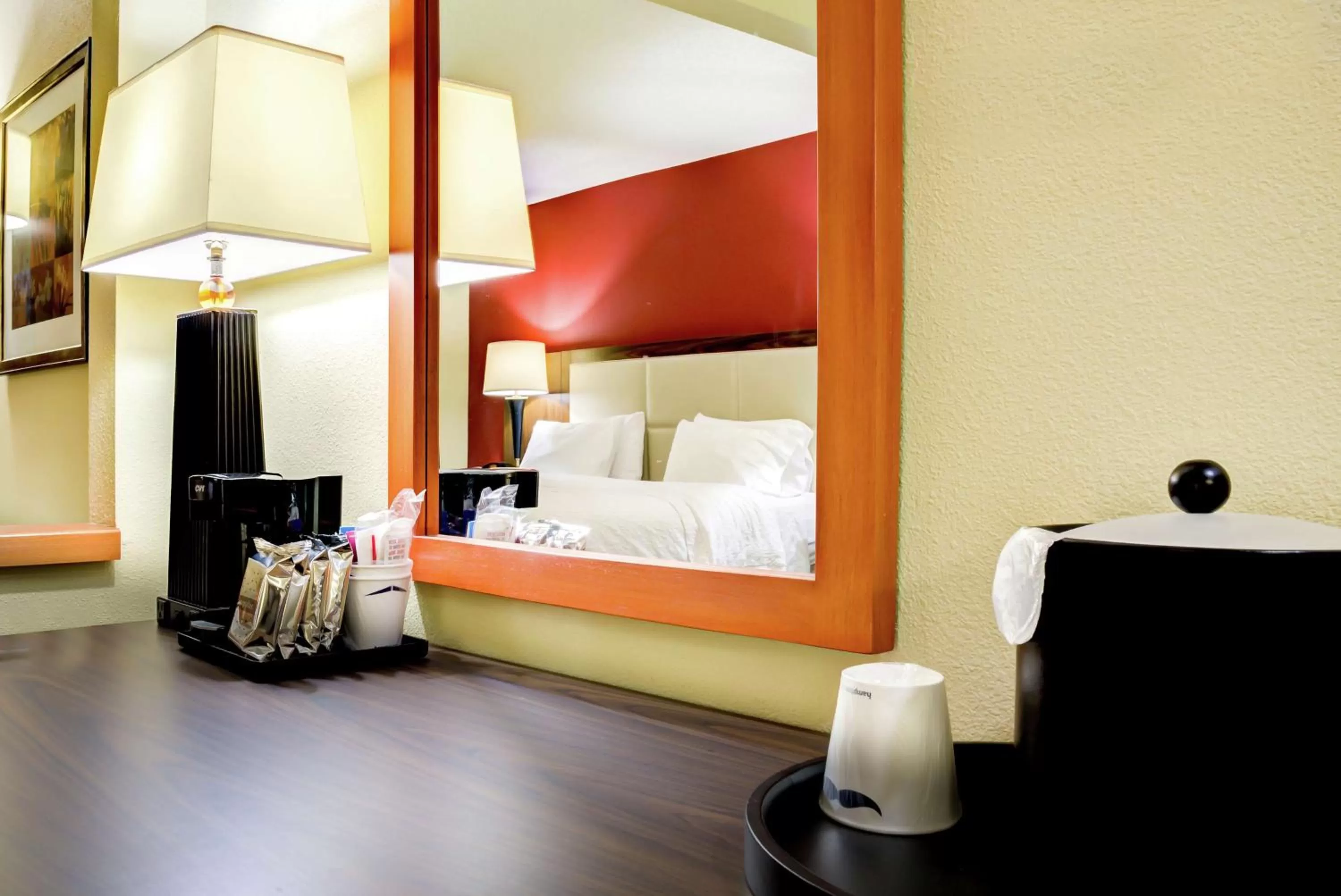 Bedroom, Bed in Hampton Inn St. Joseph