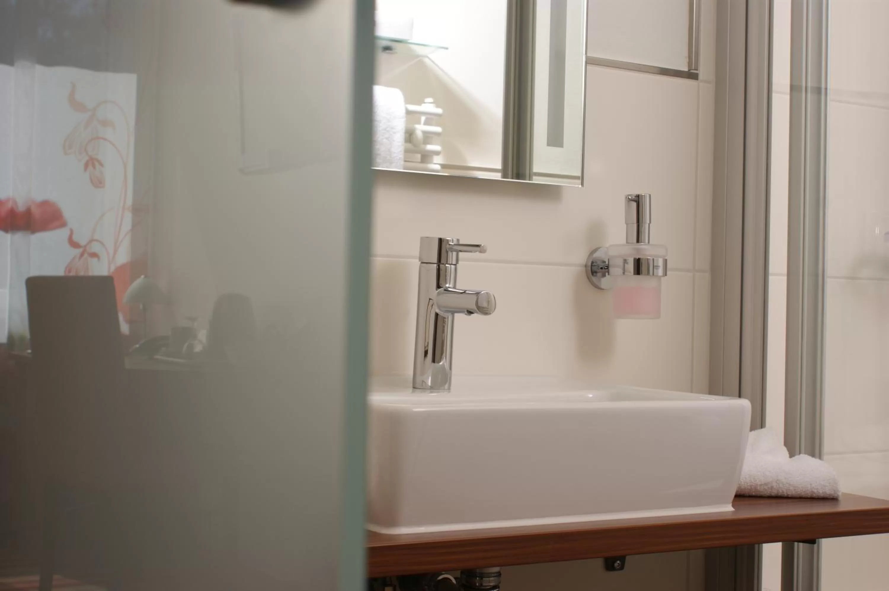 Photo of the whole room, Bathroom in Hotel Peterhof