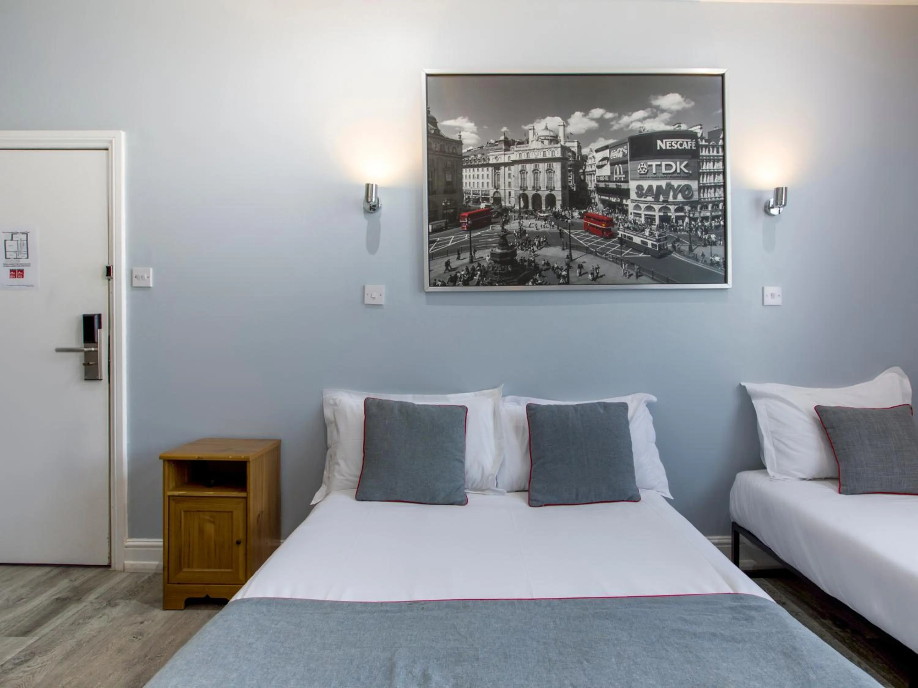 Photo of the whole room in Sino Hotel