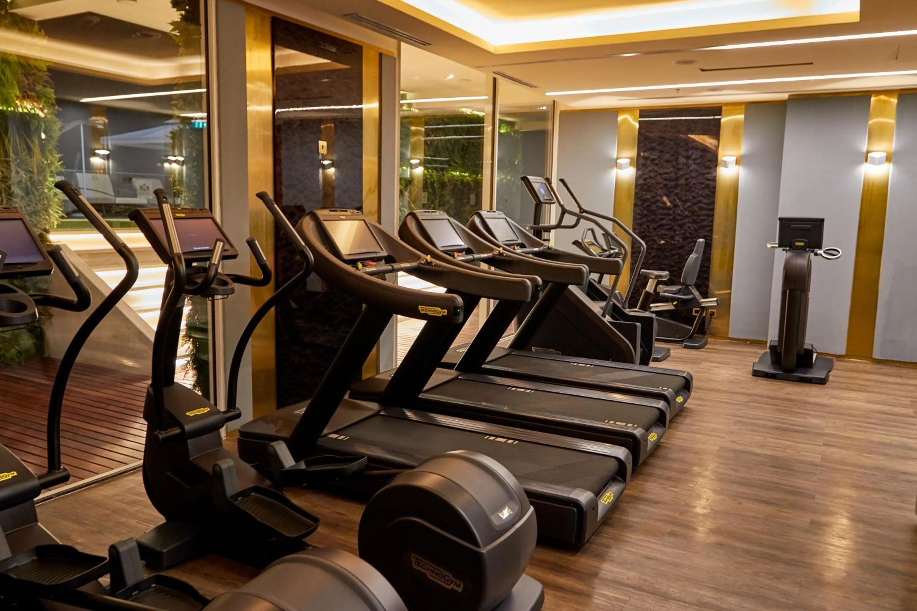 Fitness centre/facilities in Number One Oxford Street Hotel & Suites