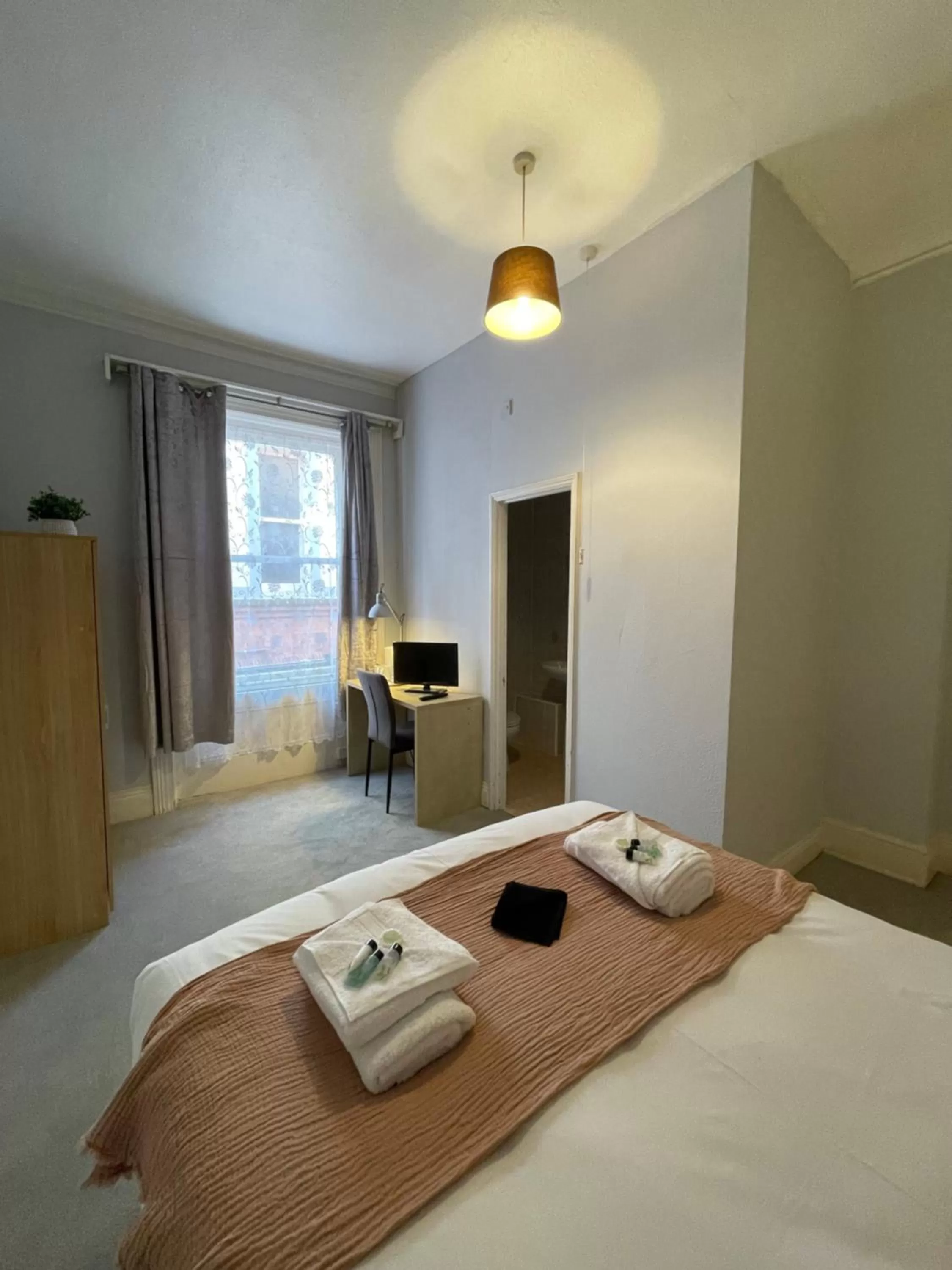 Bed in The Silver How