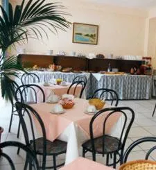 Restaurant/places to eat in Hotel Scala Greca