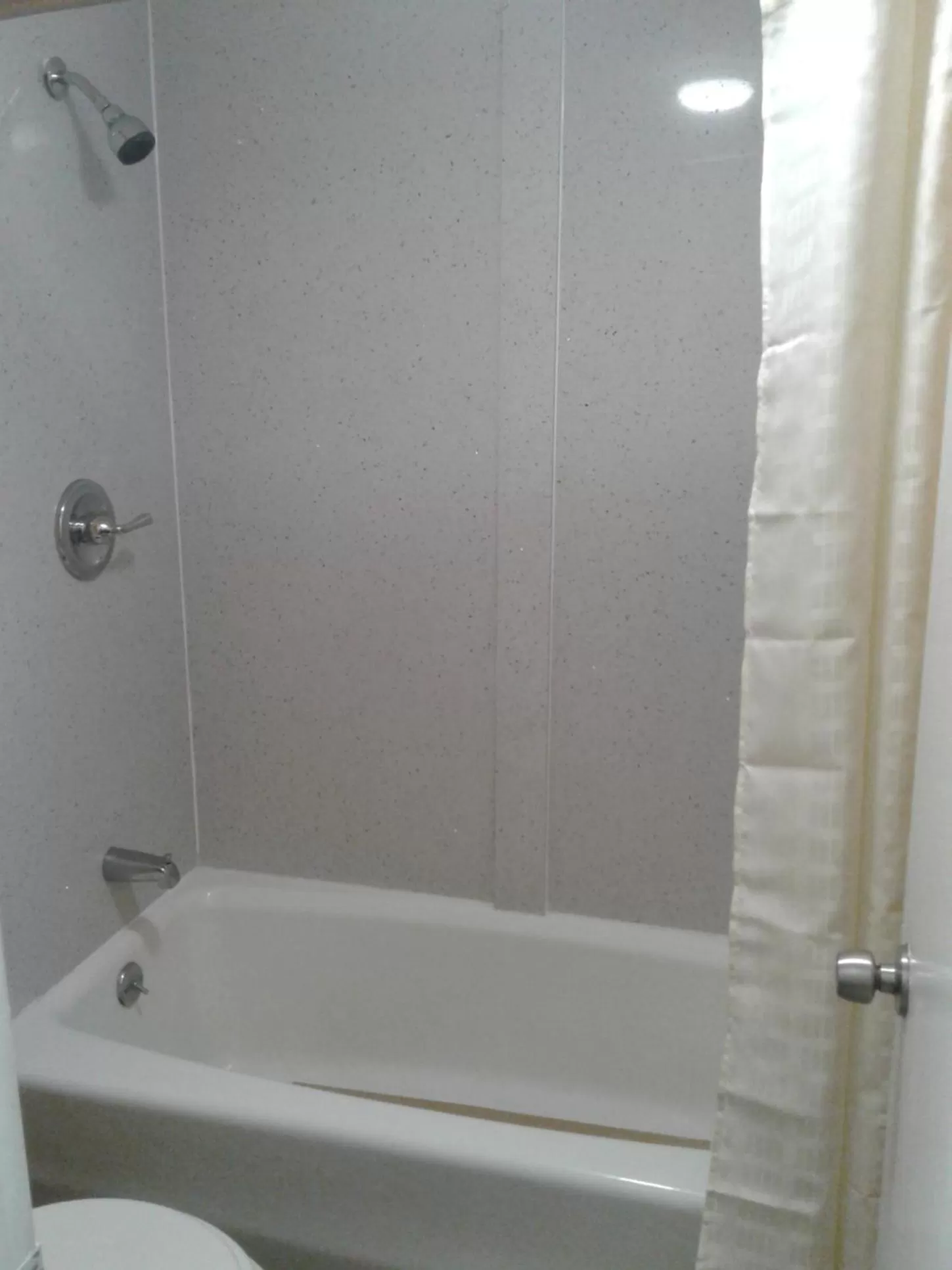 Bathroom in Budget Inn Anderson