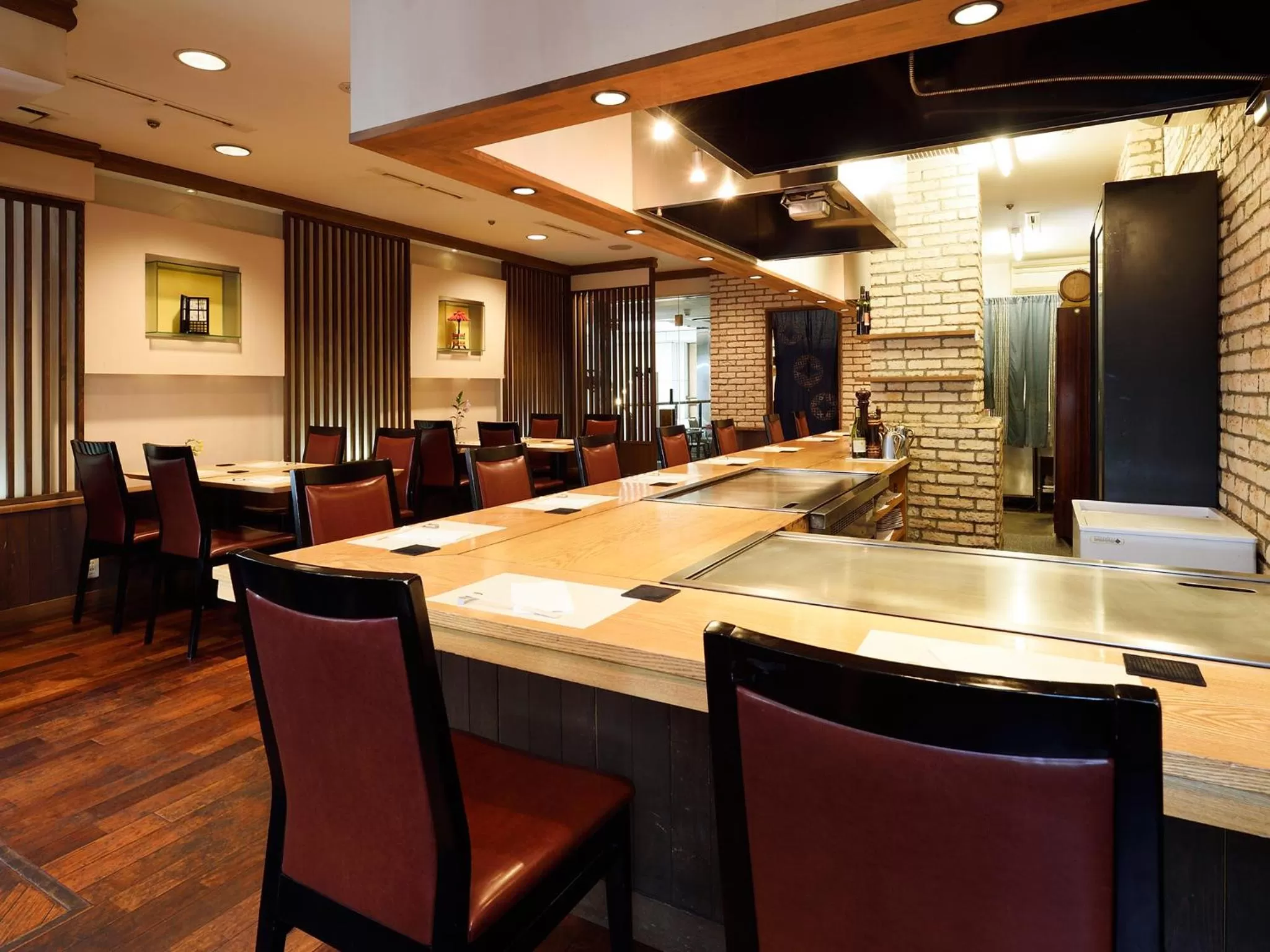 Restaurant/places to eat in Belmont Hotel