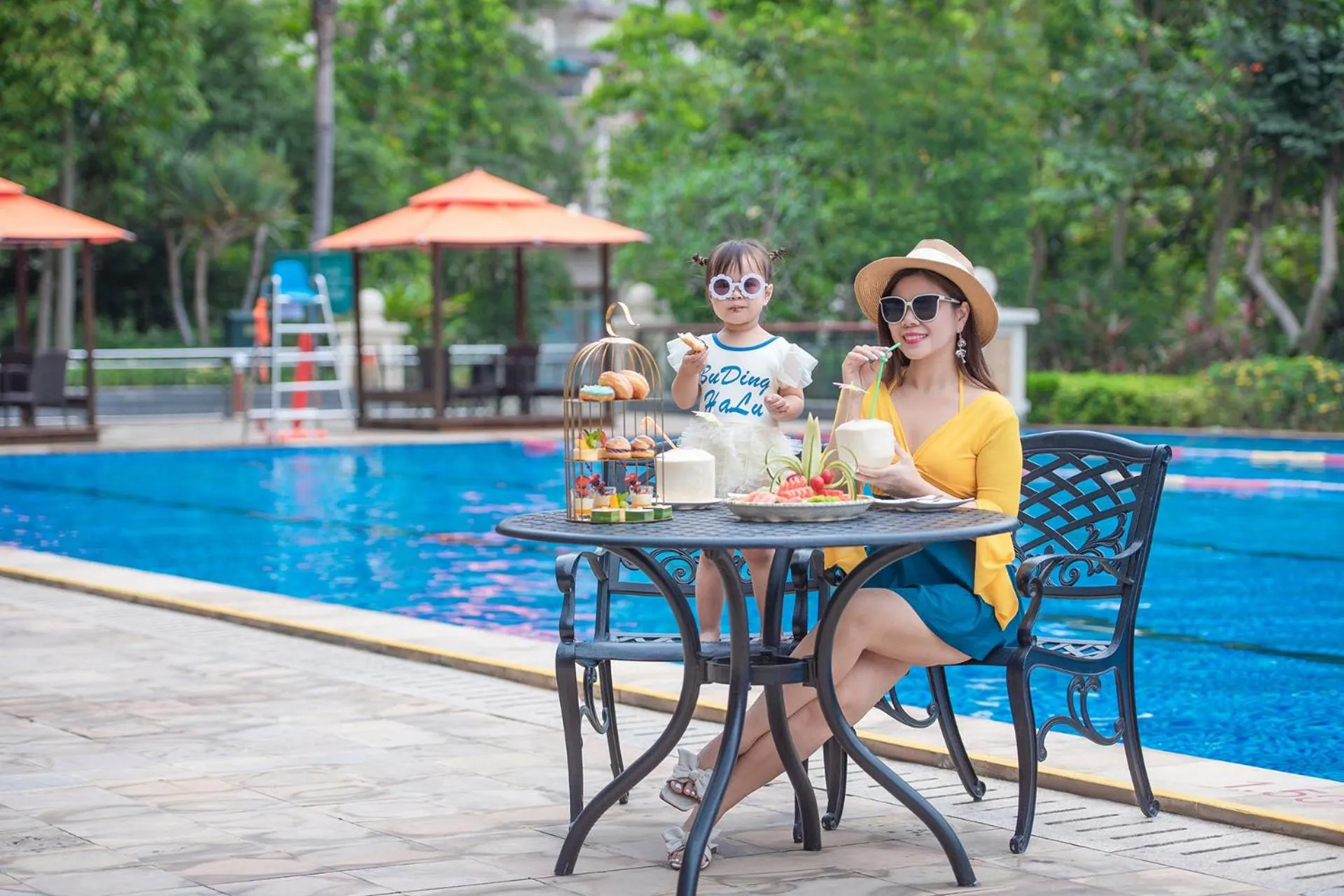 Swimming pool in Mission Hills Hotel Resorts Dongguan