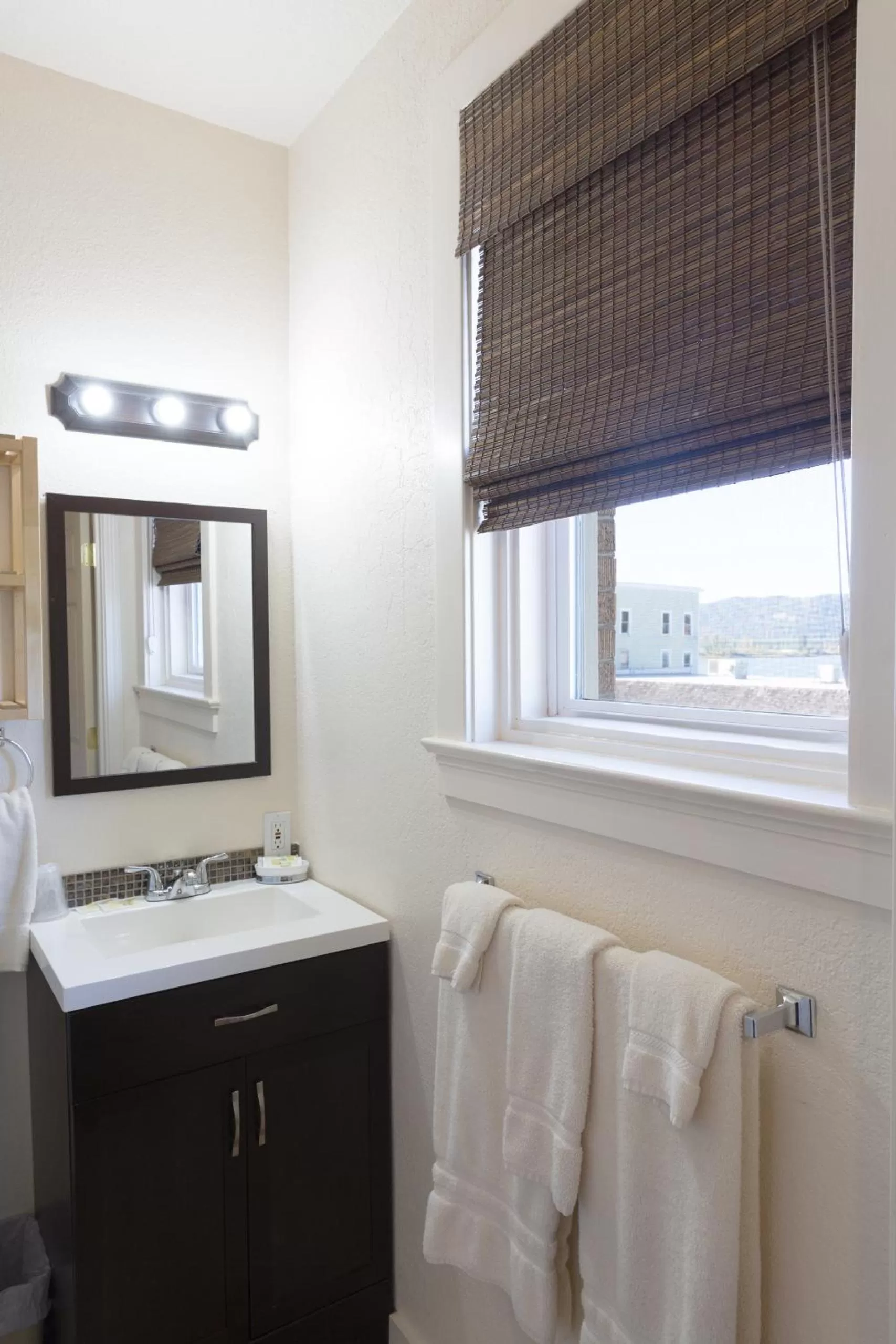 Bathroom in Hotel Cathlamet