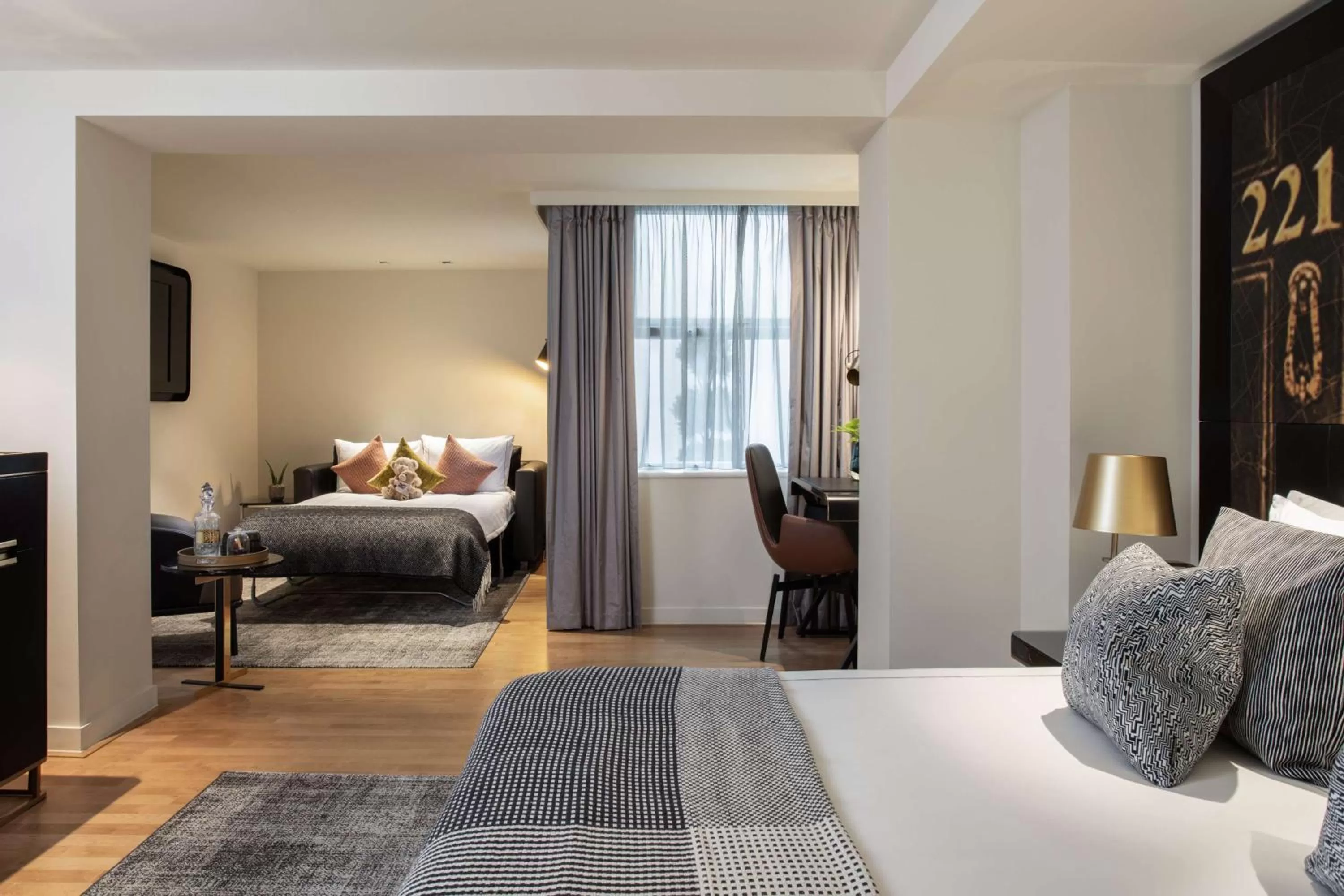 Photo of the whole room, Bed in Holmes Hotel London