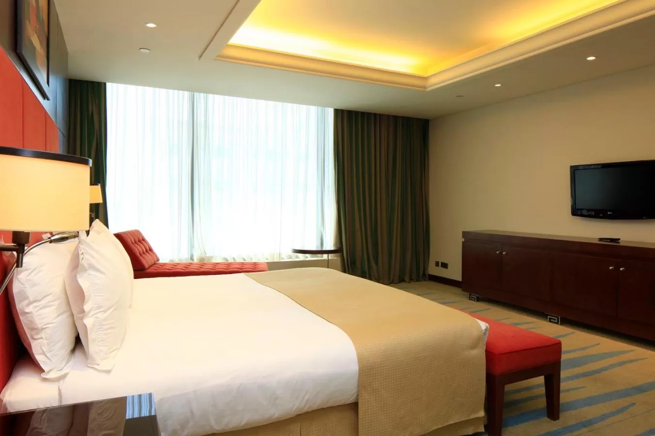Bed in Holiday Inn Olaya by IHG