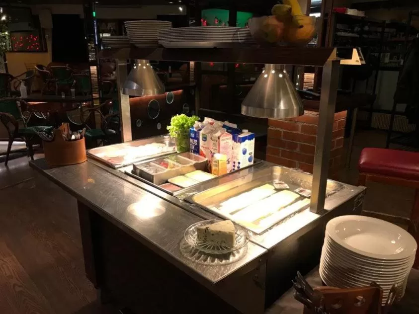 Breakfast, Restaurant/Places to Eat in Hotel Carneval