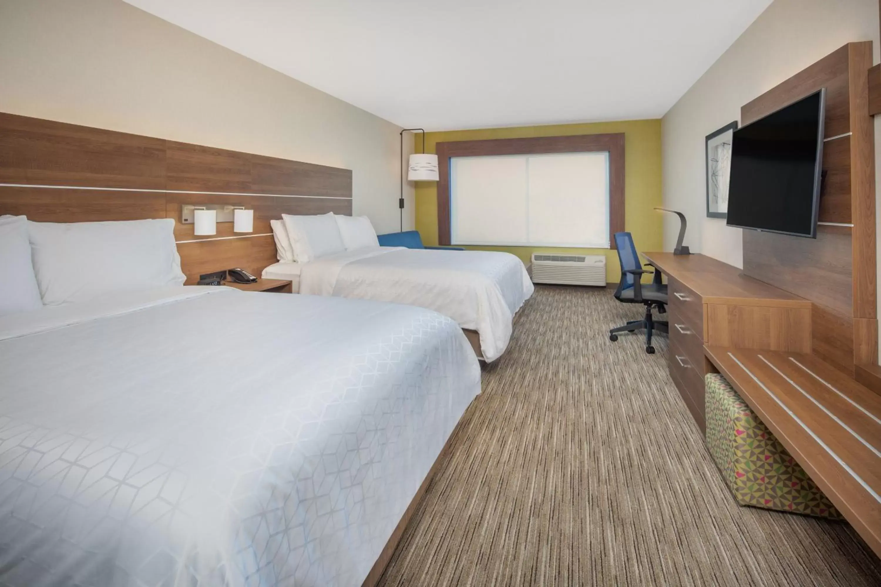 Queen Room with Two Queen Beds and Bath Tub - Hearing Accessible / Non-Smoking in Holiday Inn Express Grover Beach-Pismo Beach Area, an IHG Hotel Queen Room with Two Queen Beds and Bath Tub - Hearing Accessible / Non-Smoking in Holiday Inn Express Grover Beach-Pismo Beach Area, an IHG Hotel