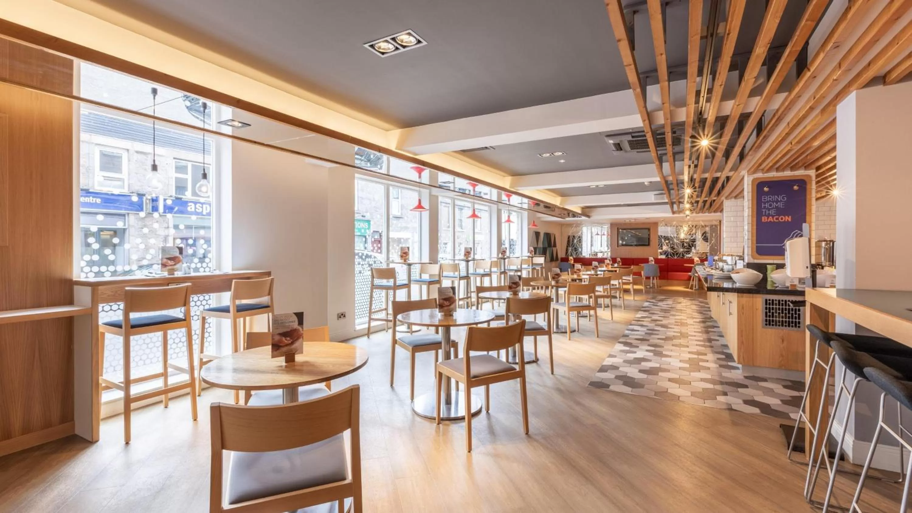 Breakfast in Holiday Inn Express Aberdeen City Centre by IHG